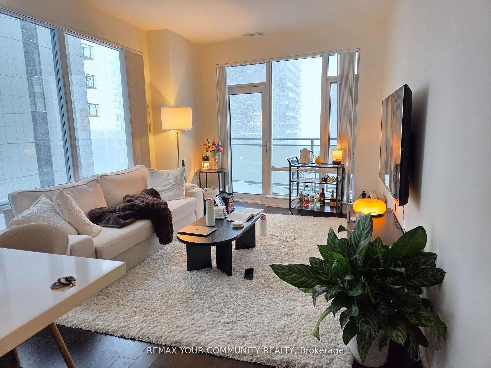 21 Widmer Street #2302