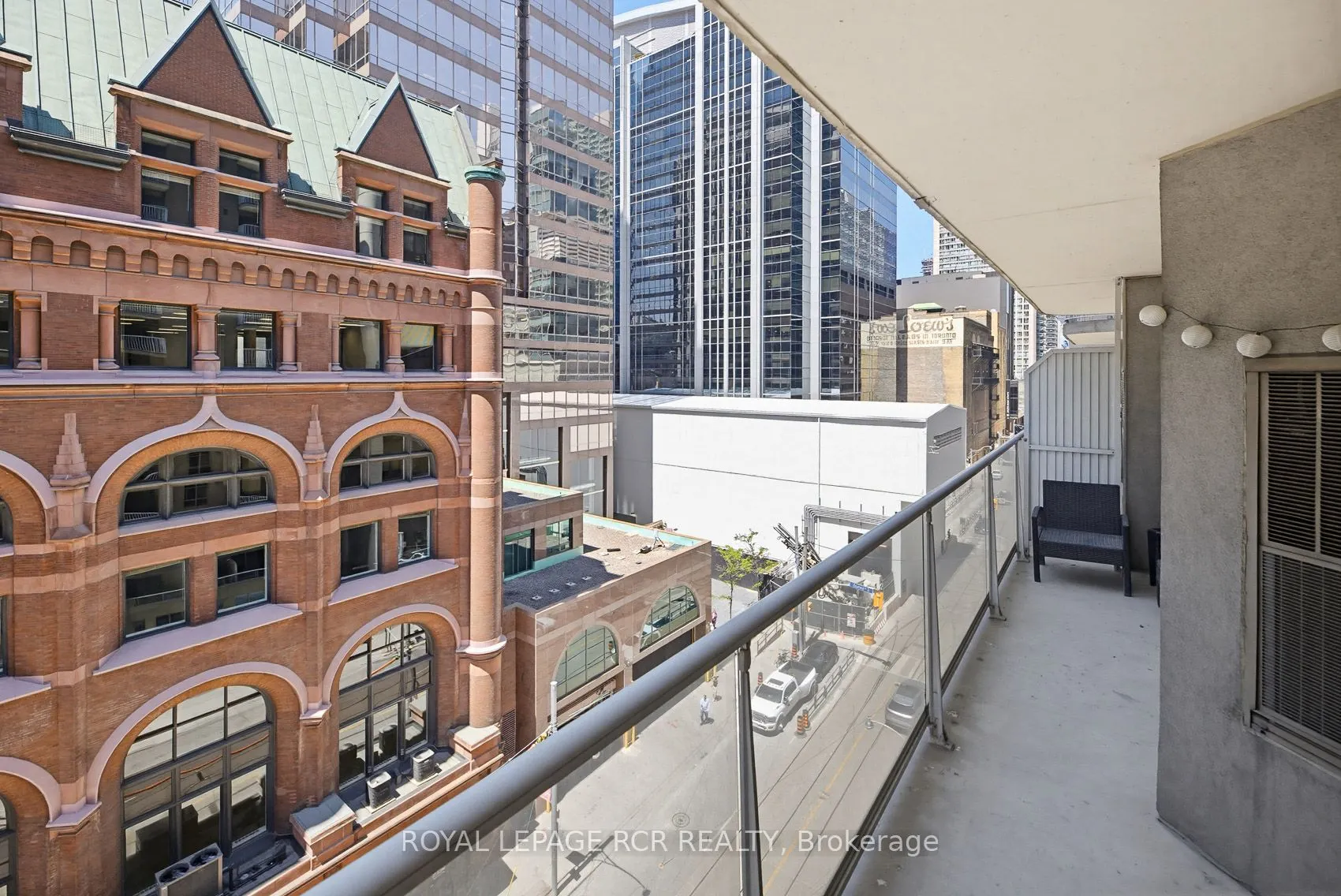 105 Victoria Street #804