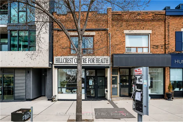 832 St Clair Avenue W