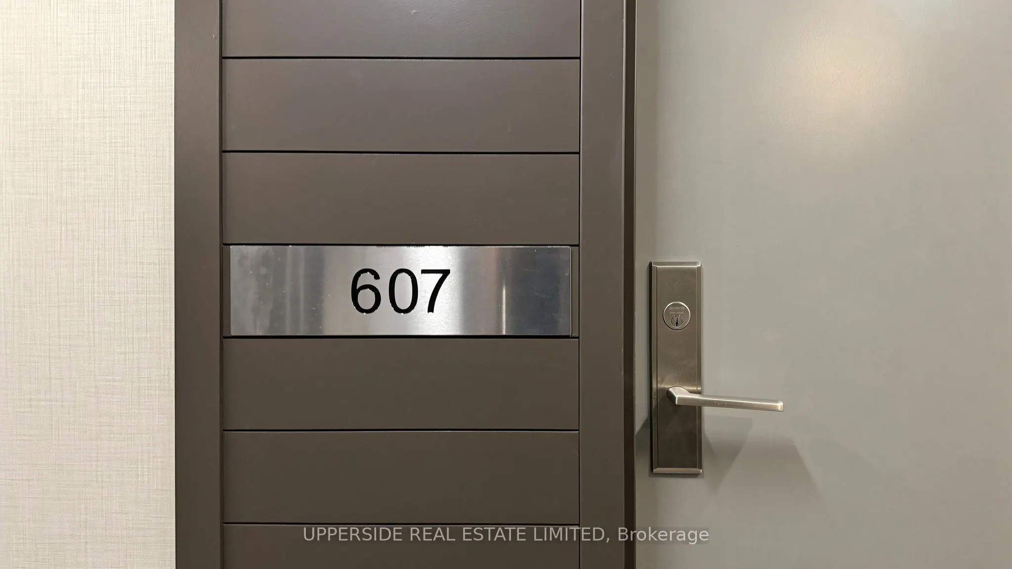 126 Simcoe Street #607
