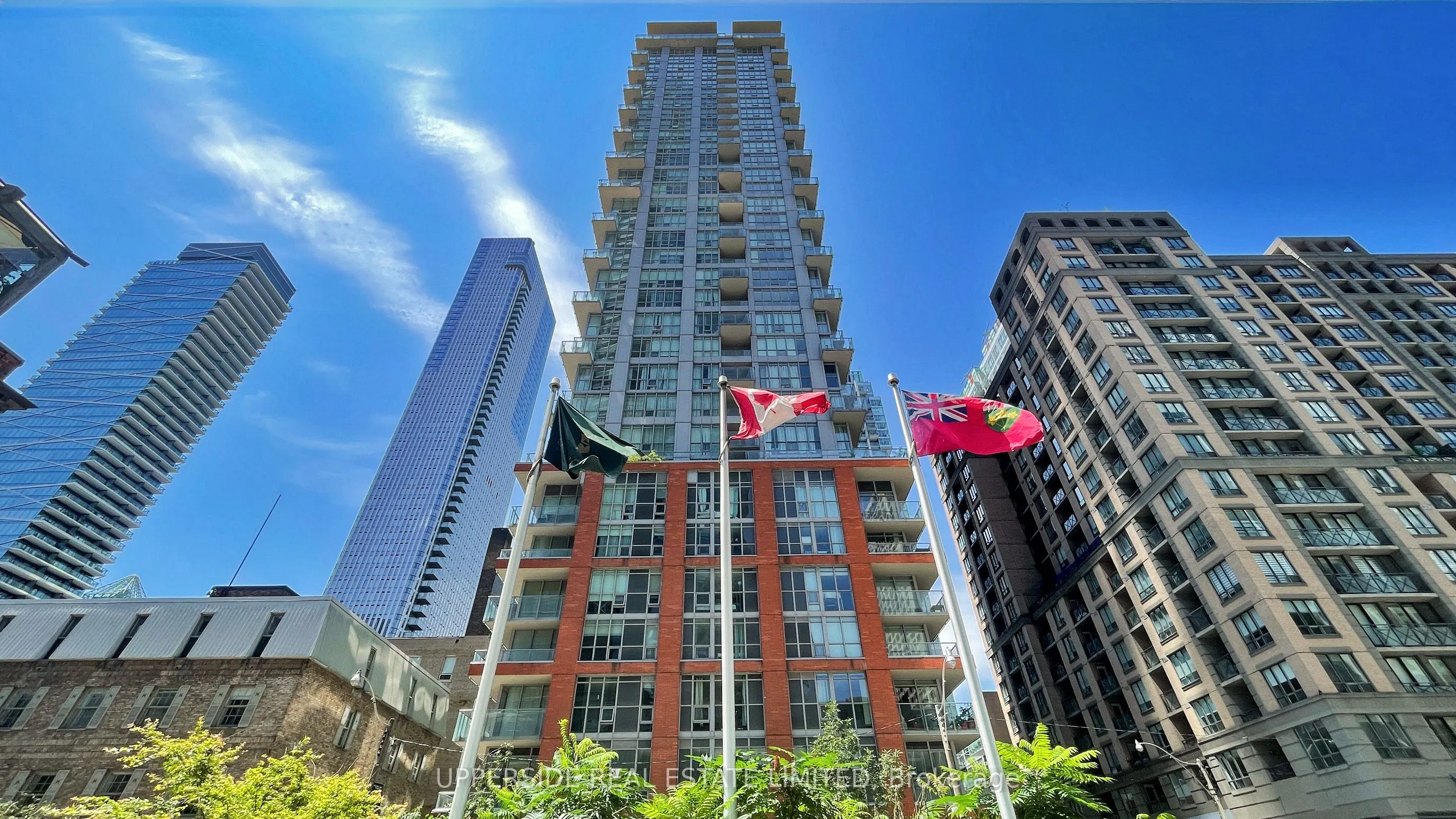 126 Simcoe Street #607