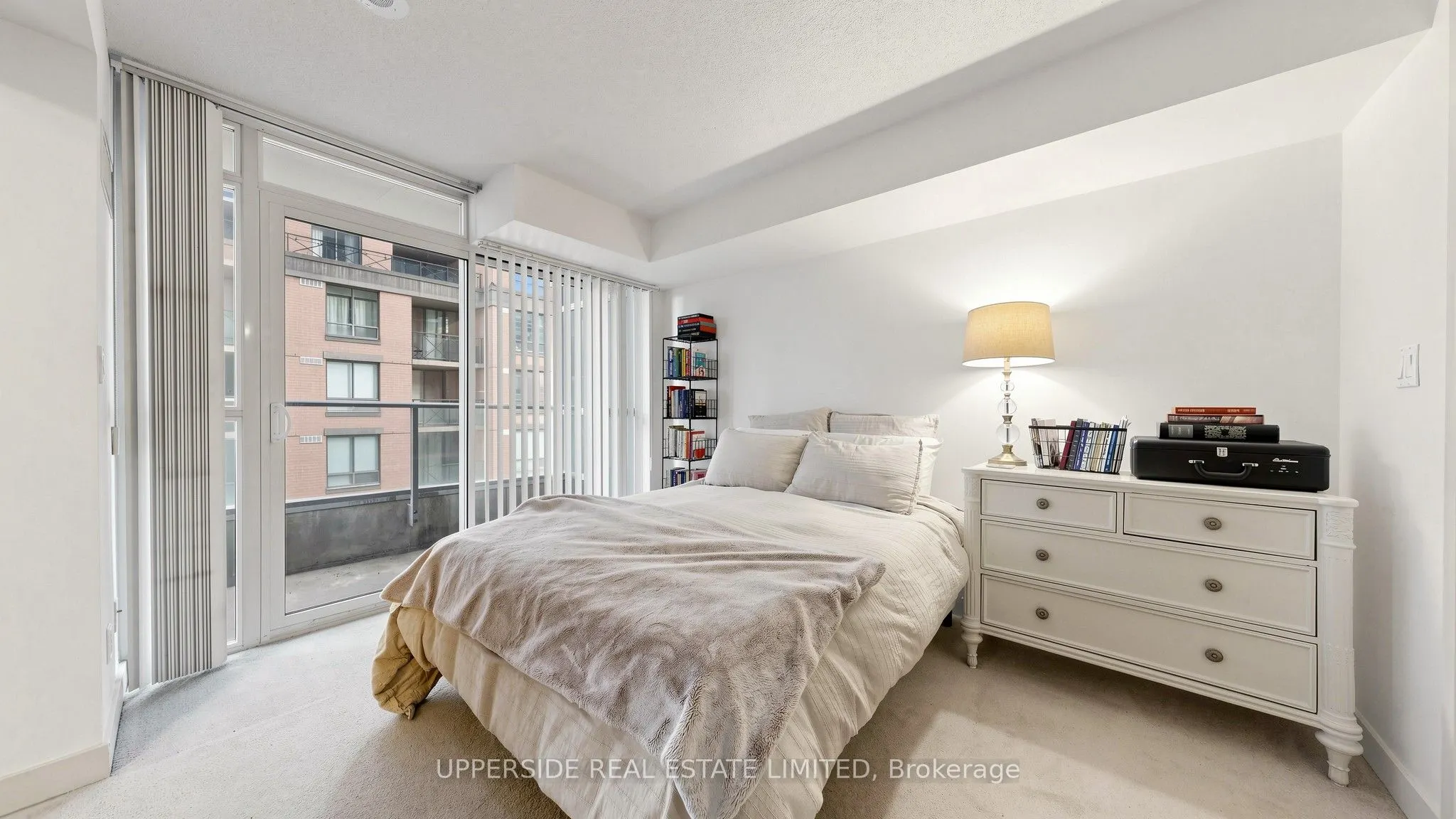 126 Simcoe Street #607