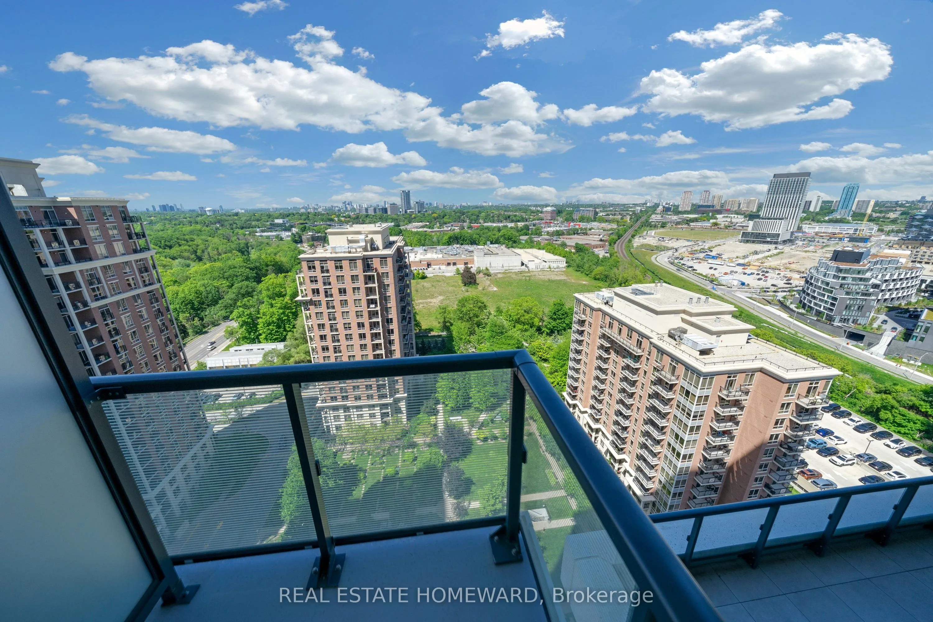 20 Inn On The Park Drive #2039
