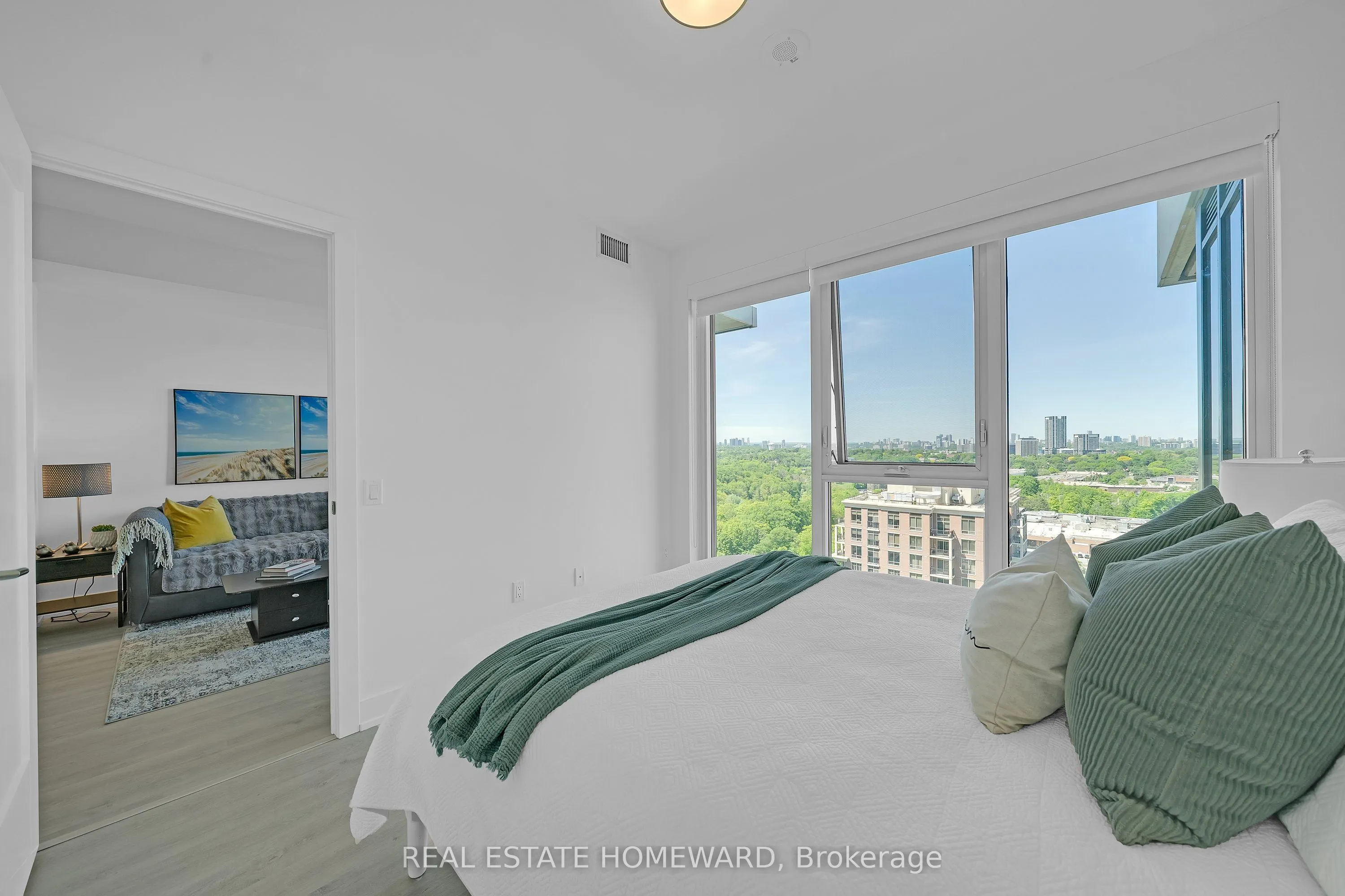 20 Inn On The Park Drive #2039