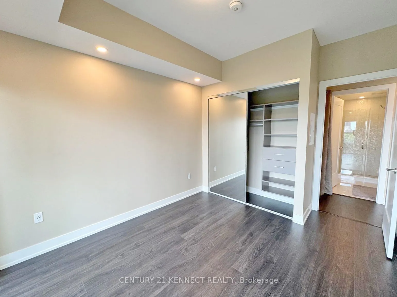 30 Inn On The Park Drive #706