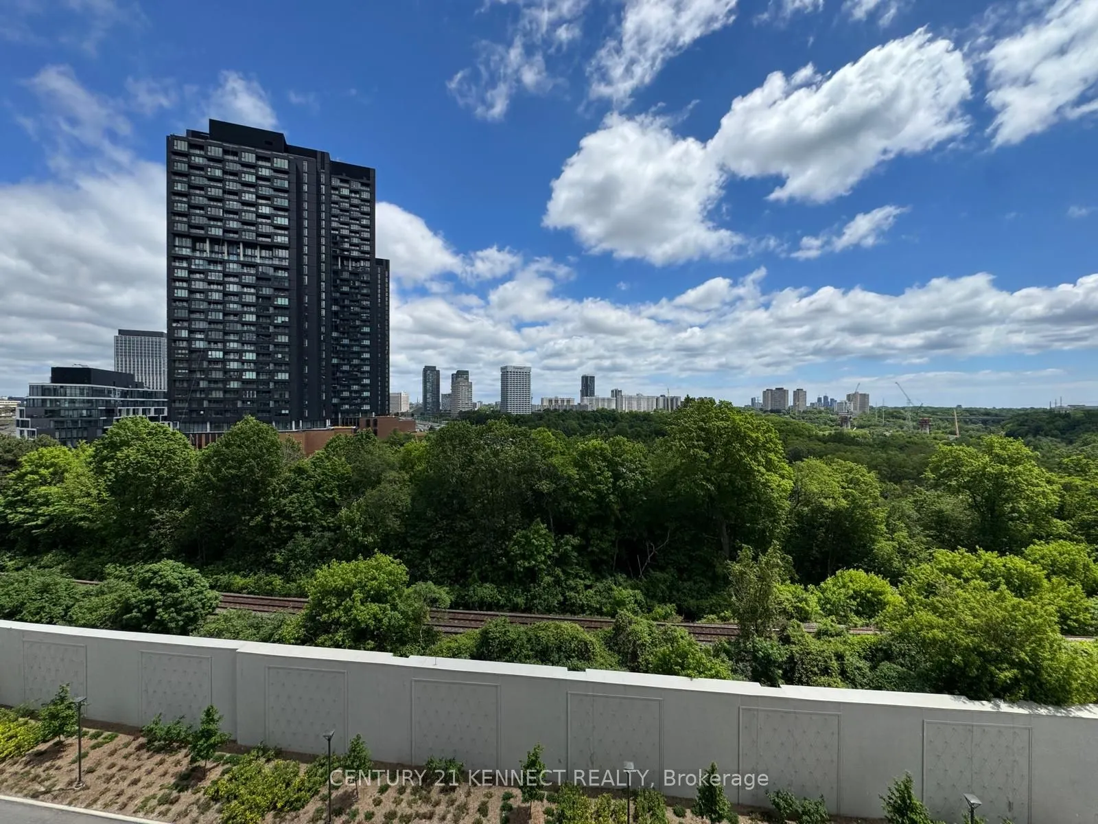 30 Inn On The Park Drive #706