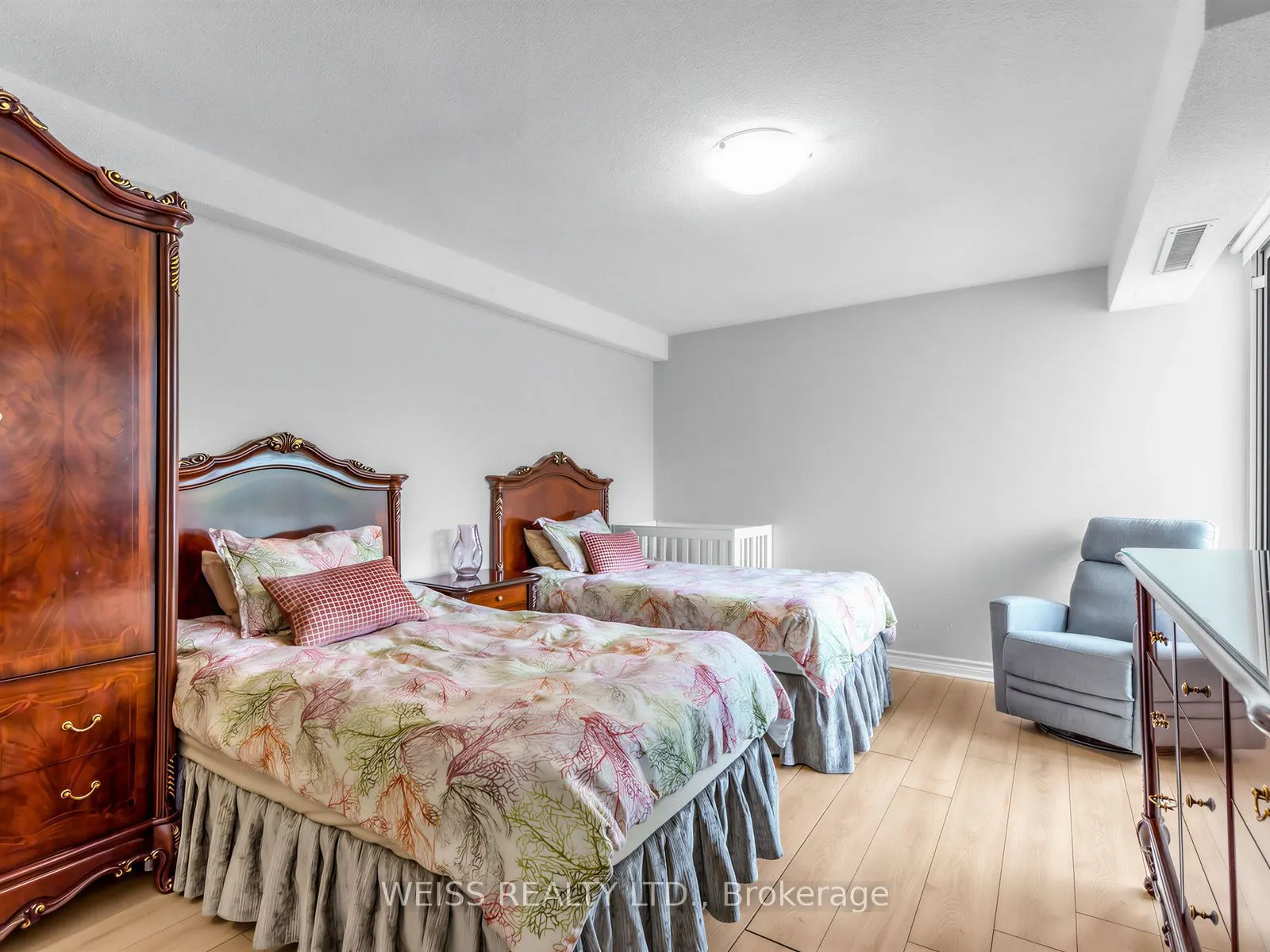 150 Neptune Drive #202