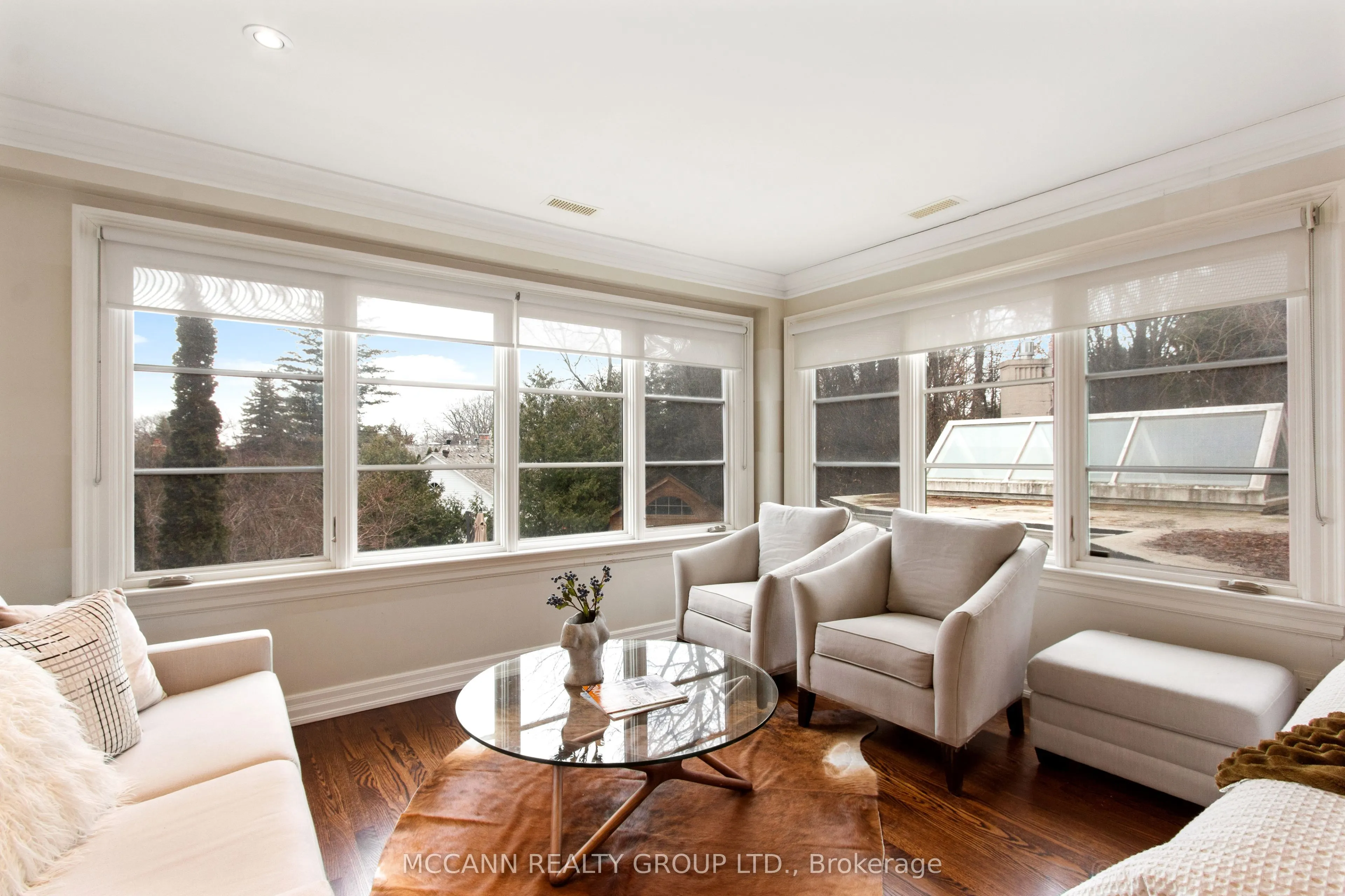 27 Strathgowan Crescent