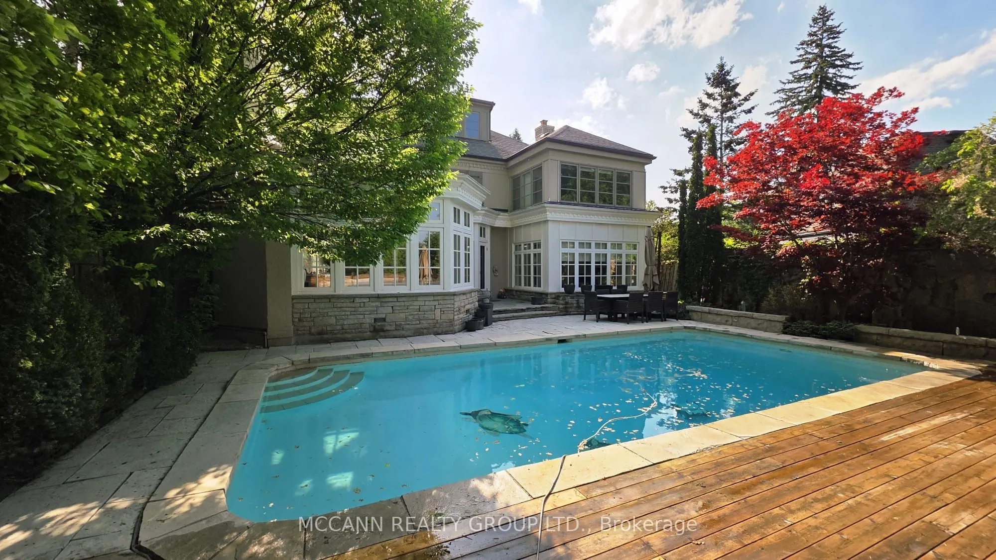 27 Strathgowan Crescent