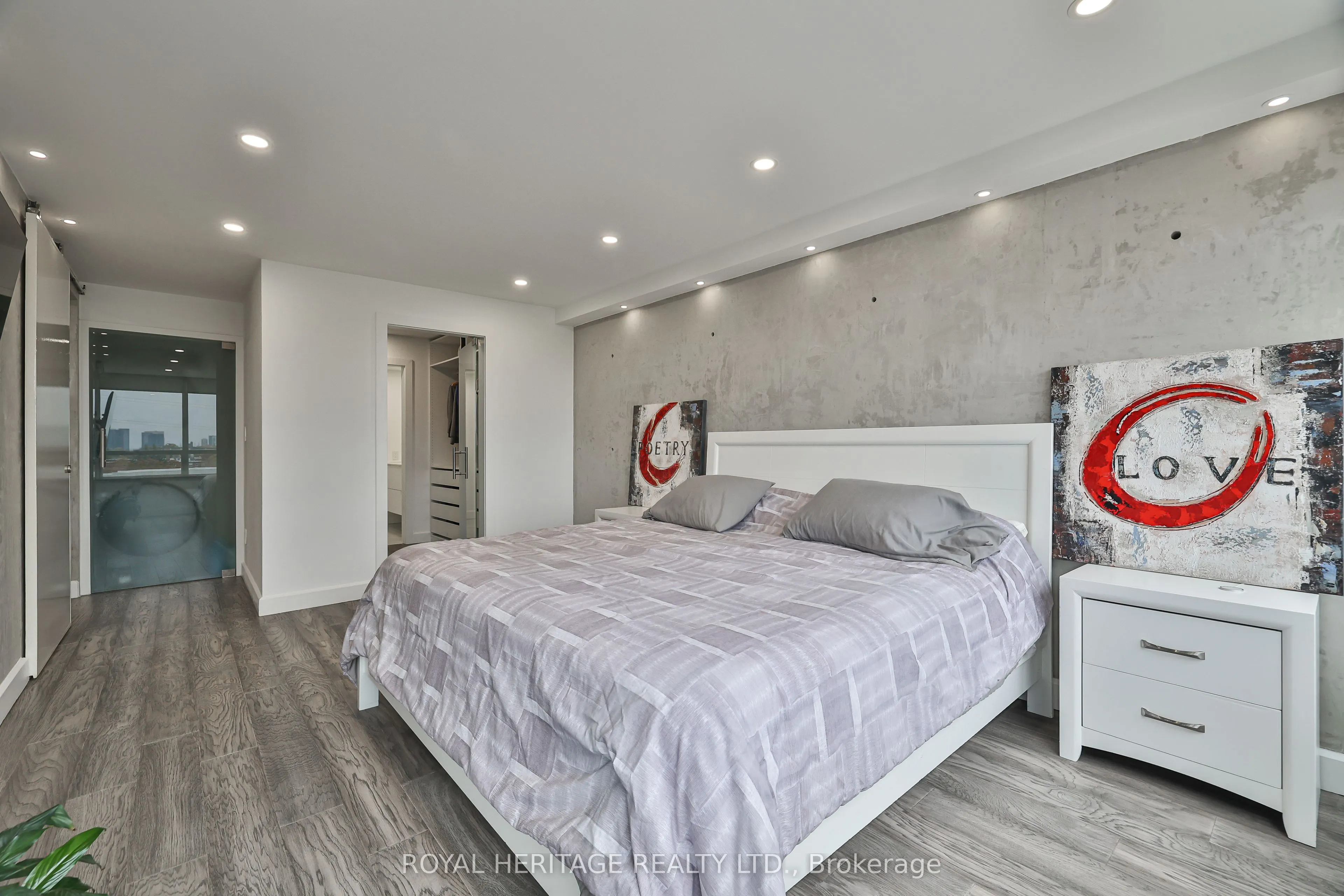 10 Torresdale Avenue #801