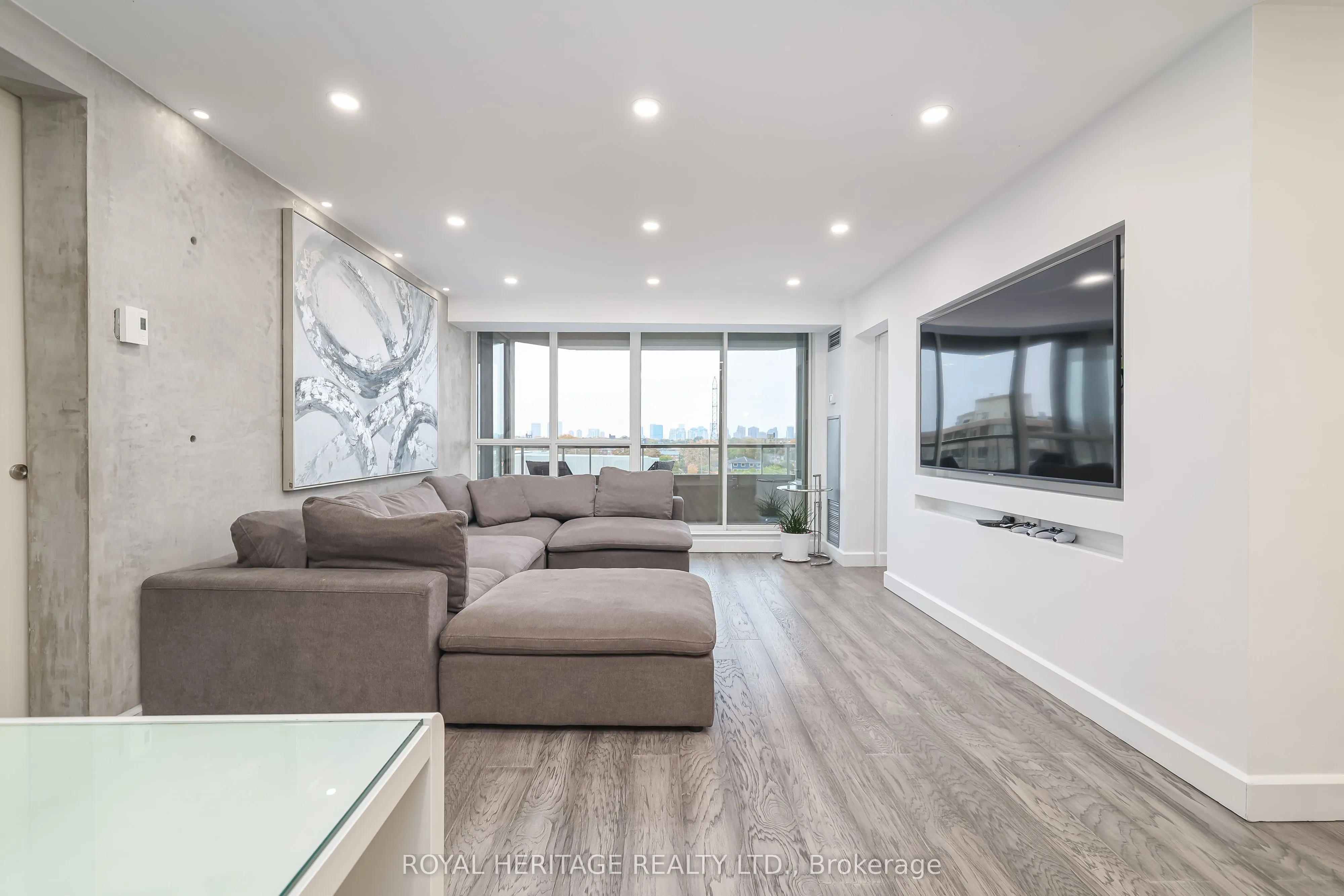 10 Torresdale Avenue #801