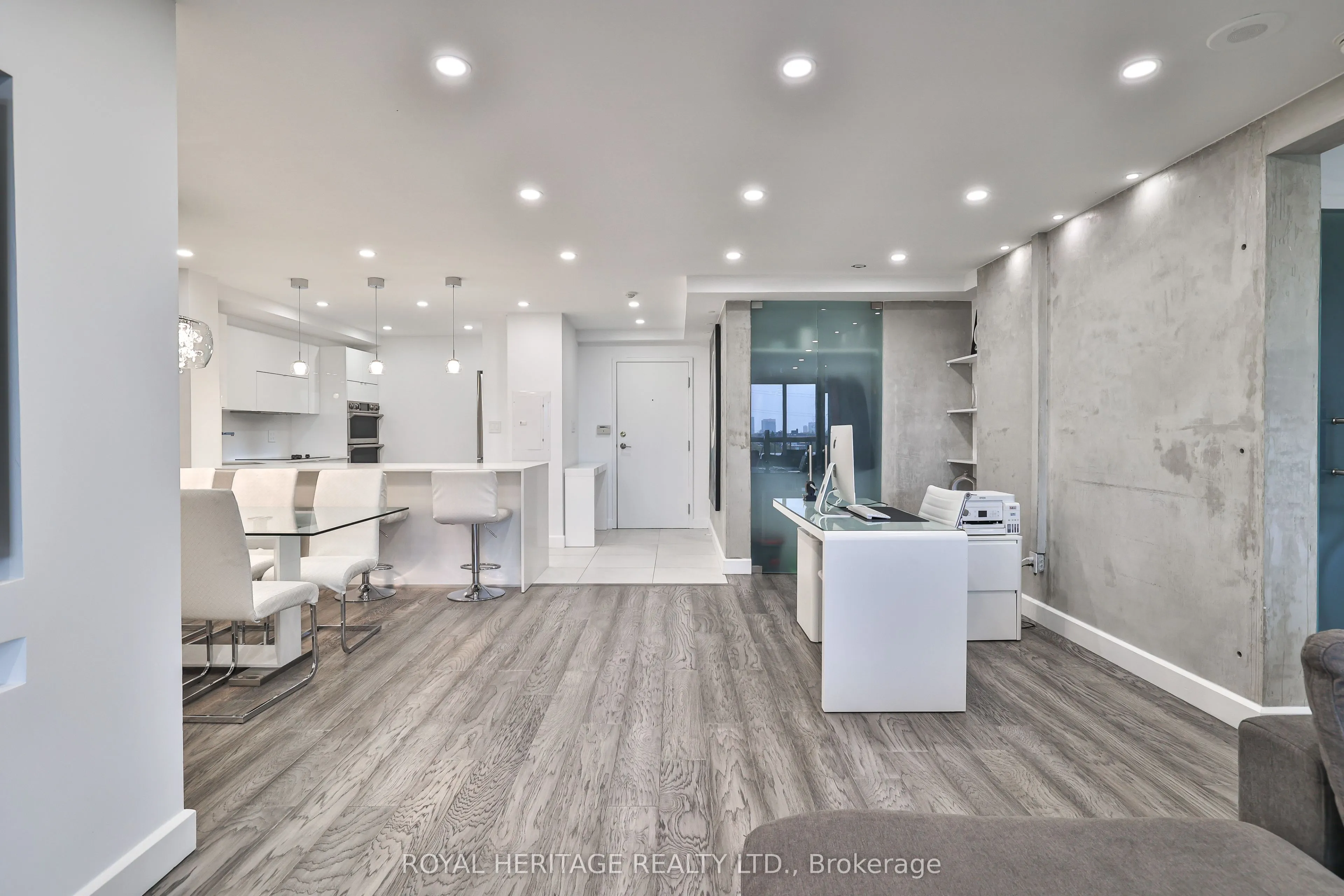 10 Torresdale Avenue #801