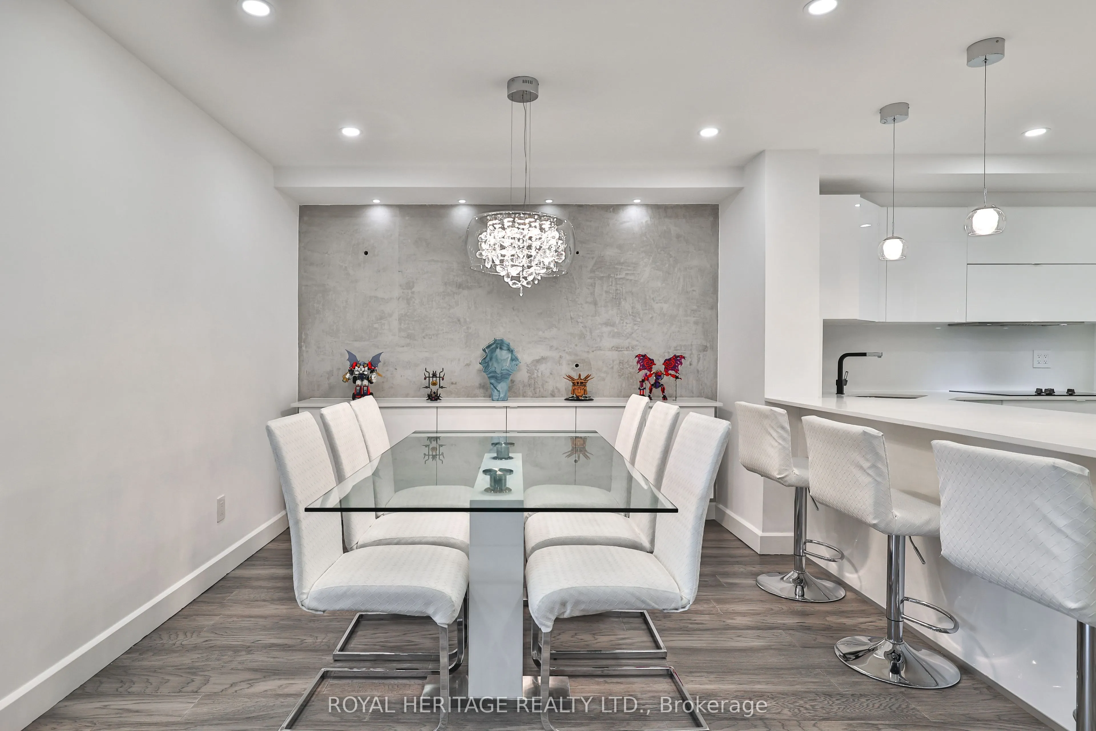 10 Torresdale Avenue #801