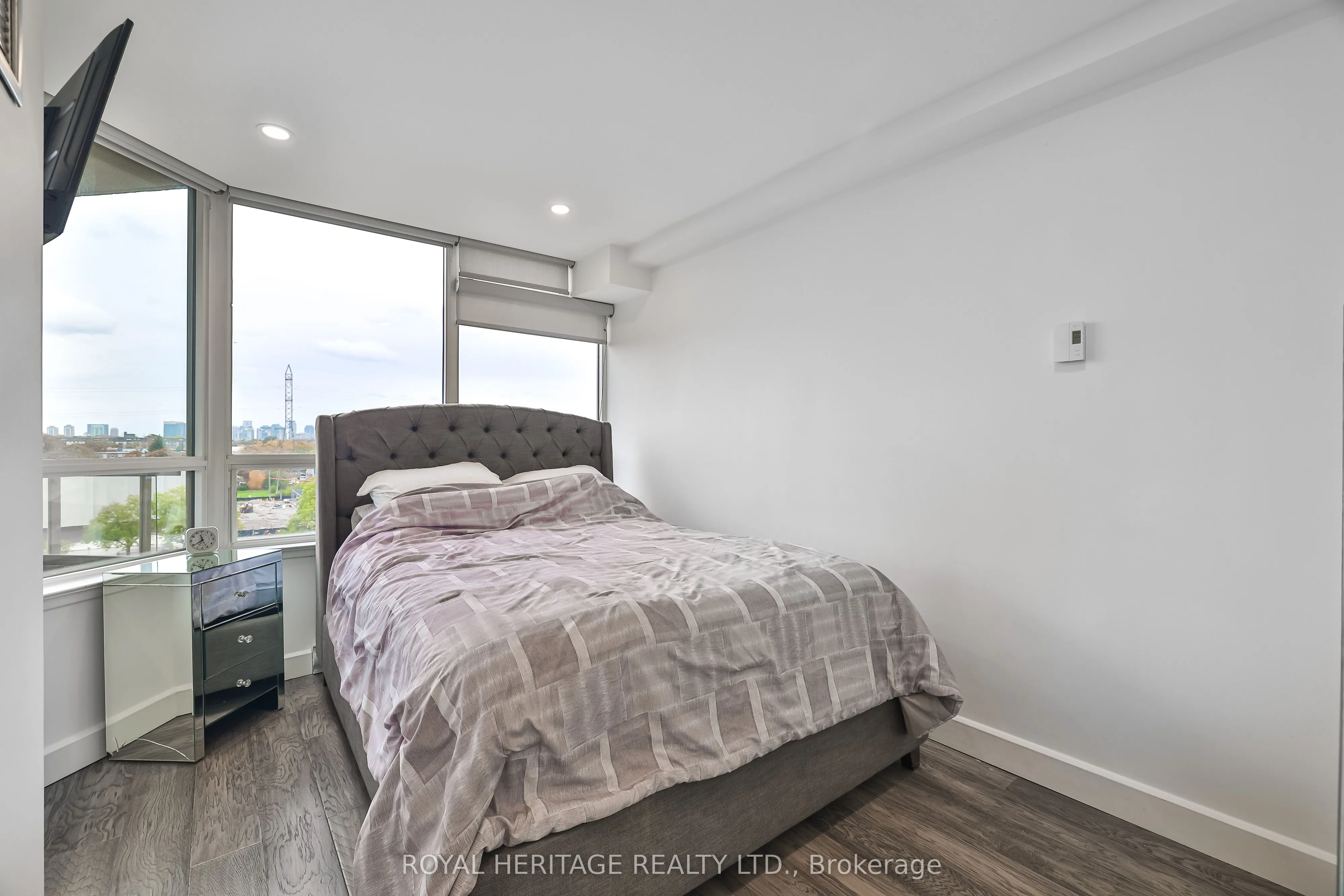 10 Torresdale Avenue #801