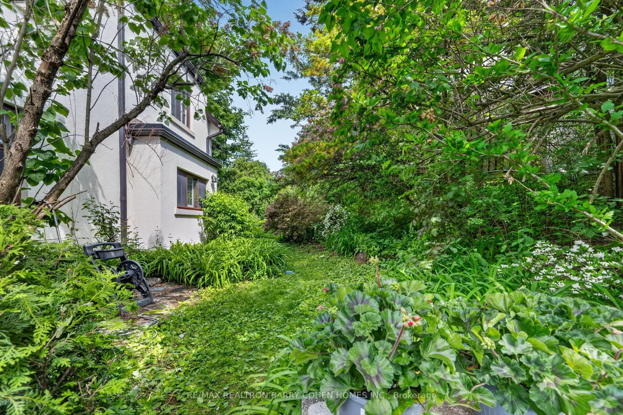 29 Strathgowan Crescent