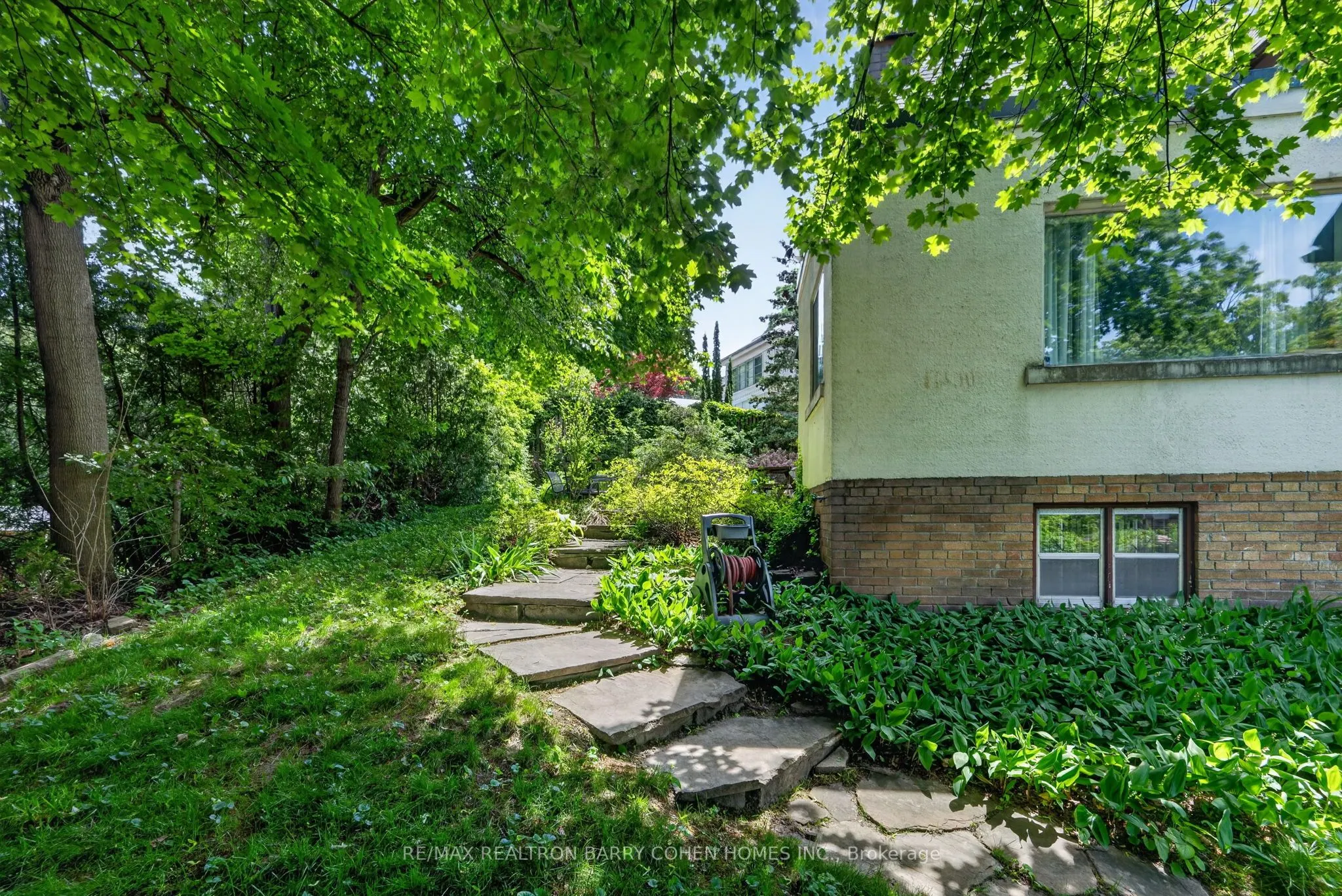 29 Strathgowan Crescent