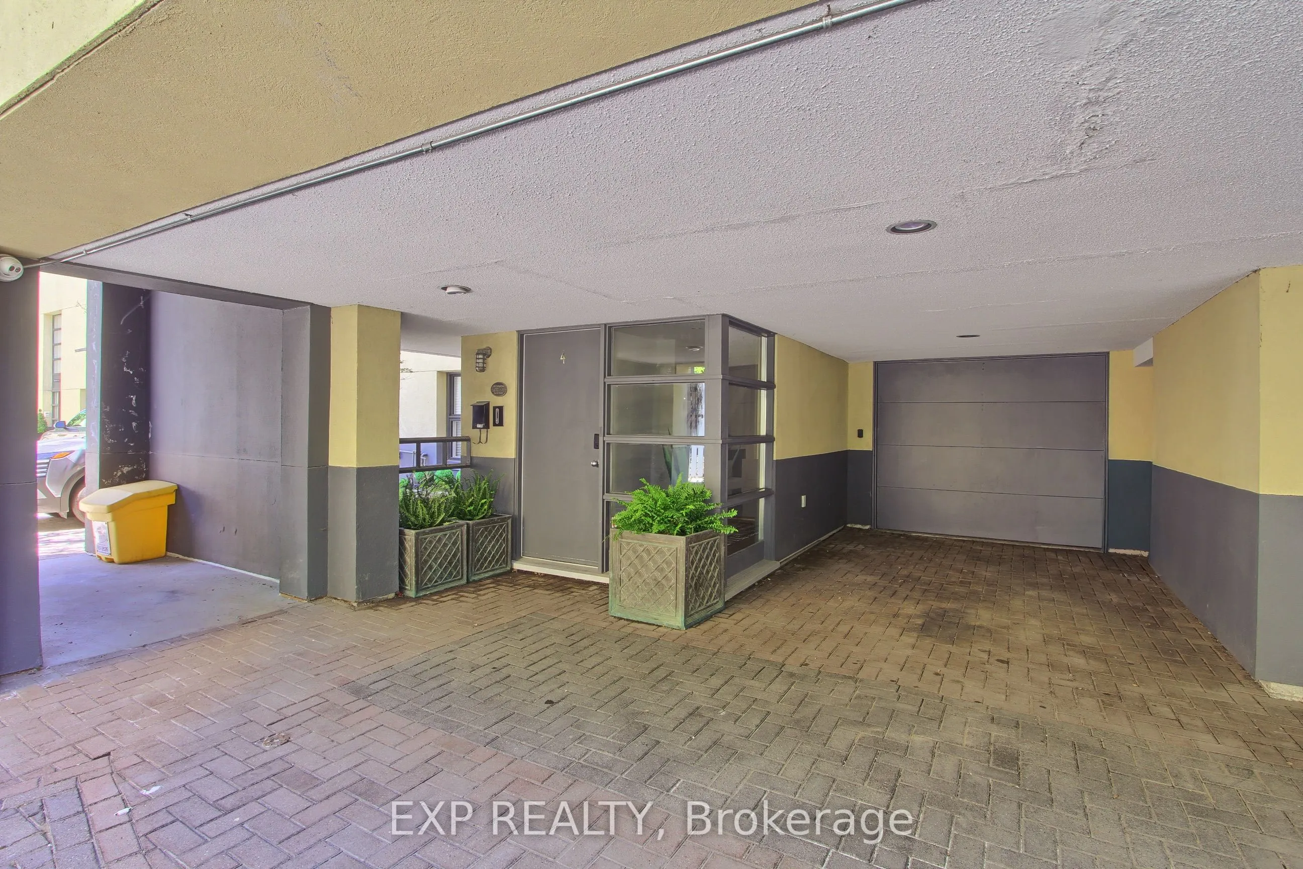 306 Sackville Street #4