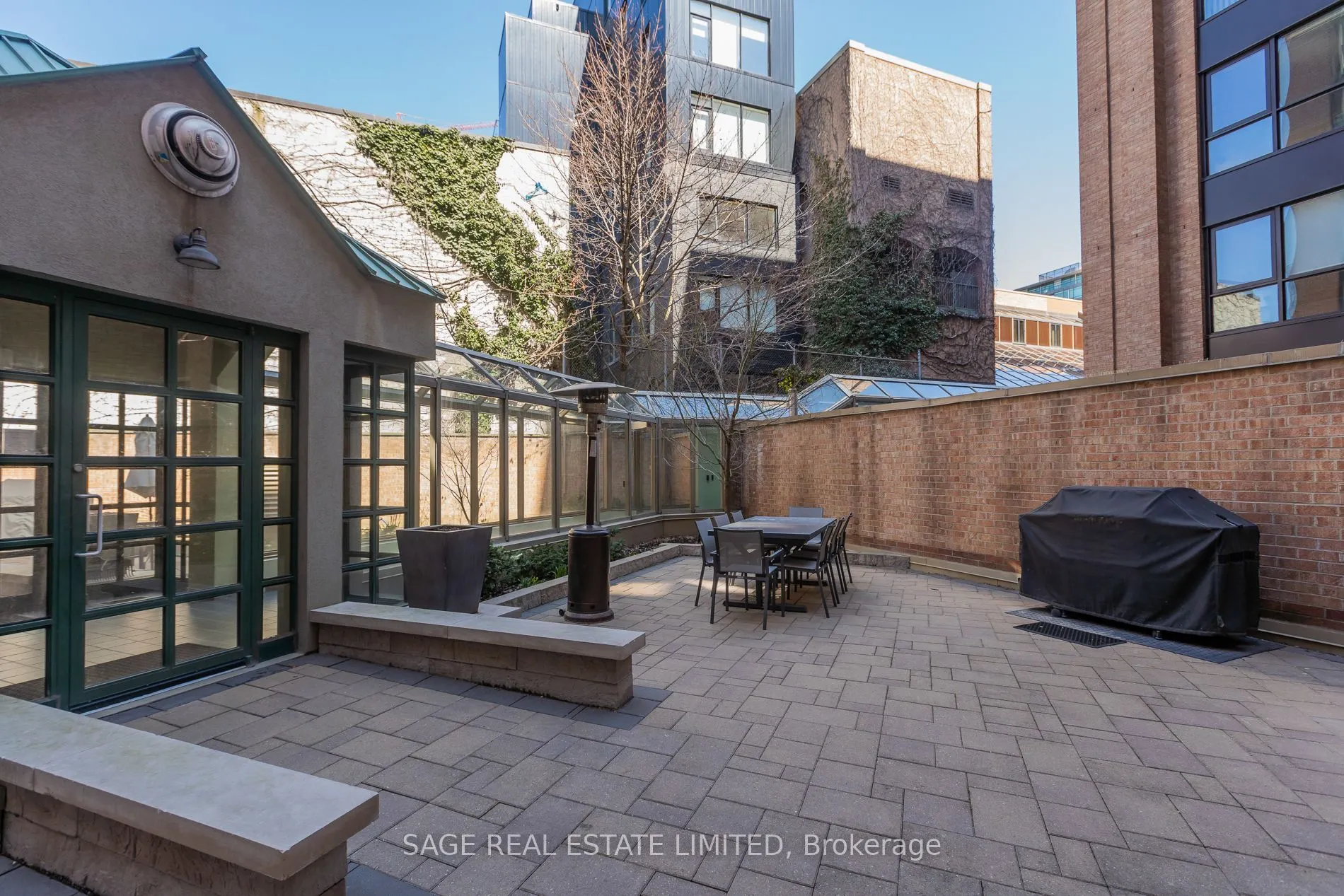 25 George Street #302