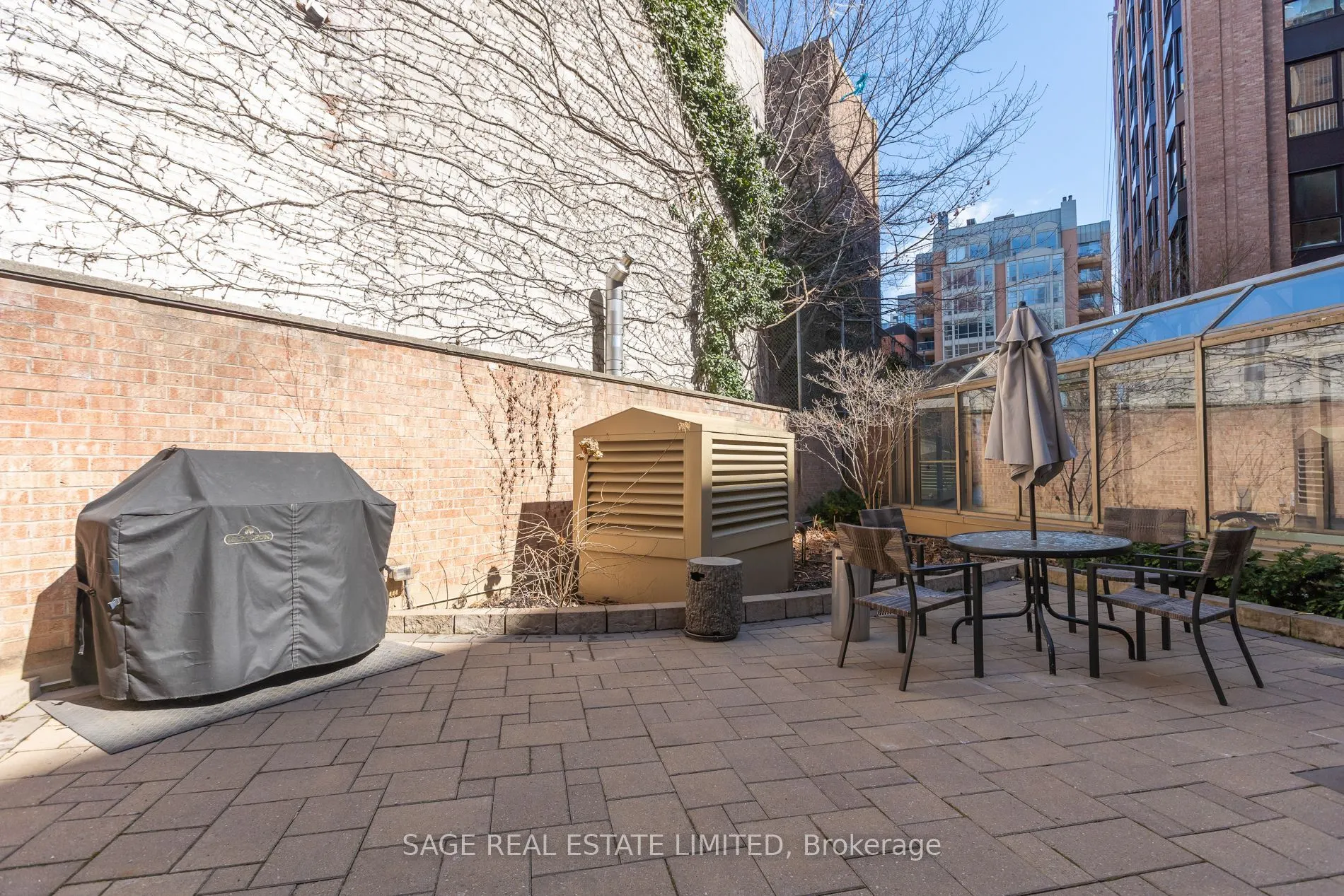 25 George Street #302