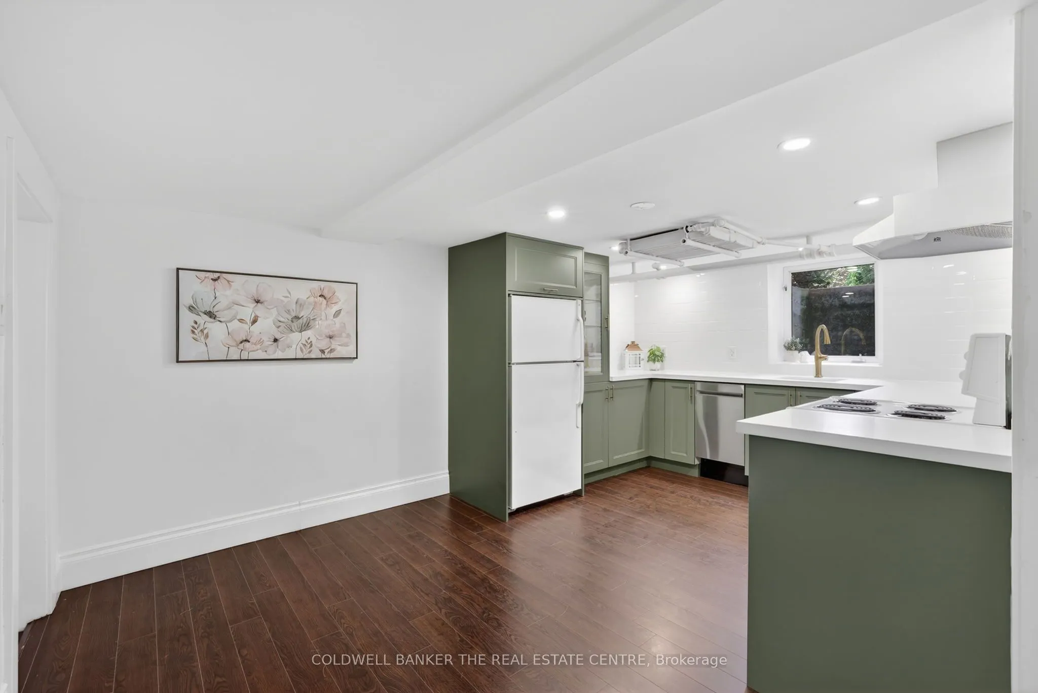93B Douglas Crescent #B