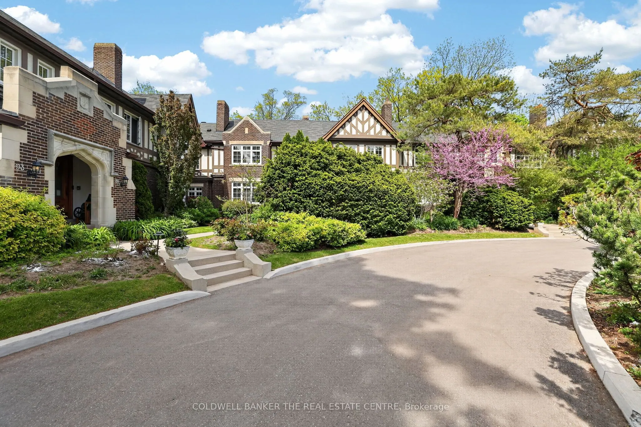 93B Douglas Crescent #B