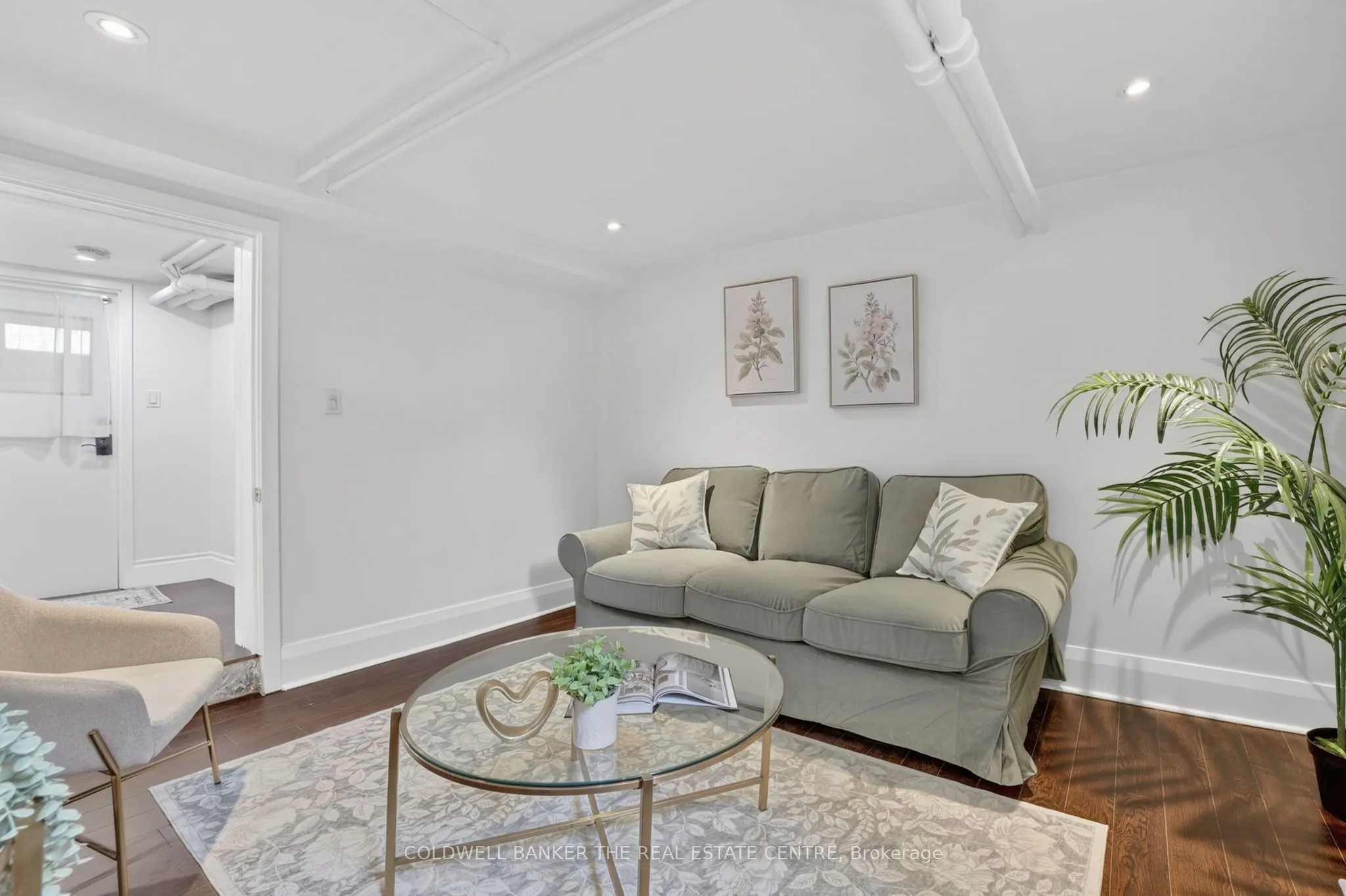 93B Douglas Crescent #B