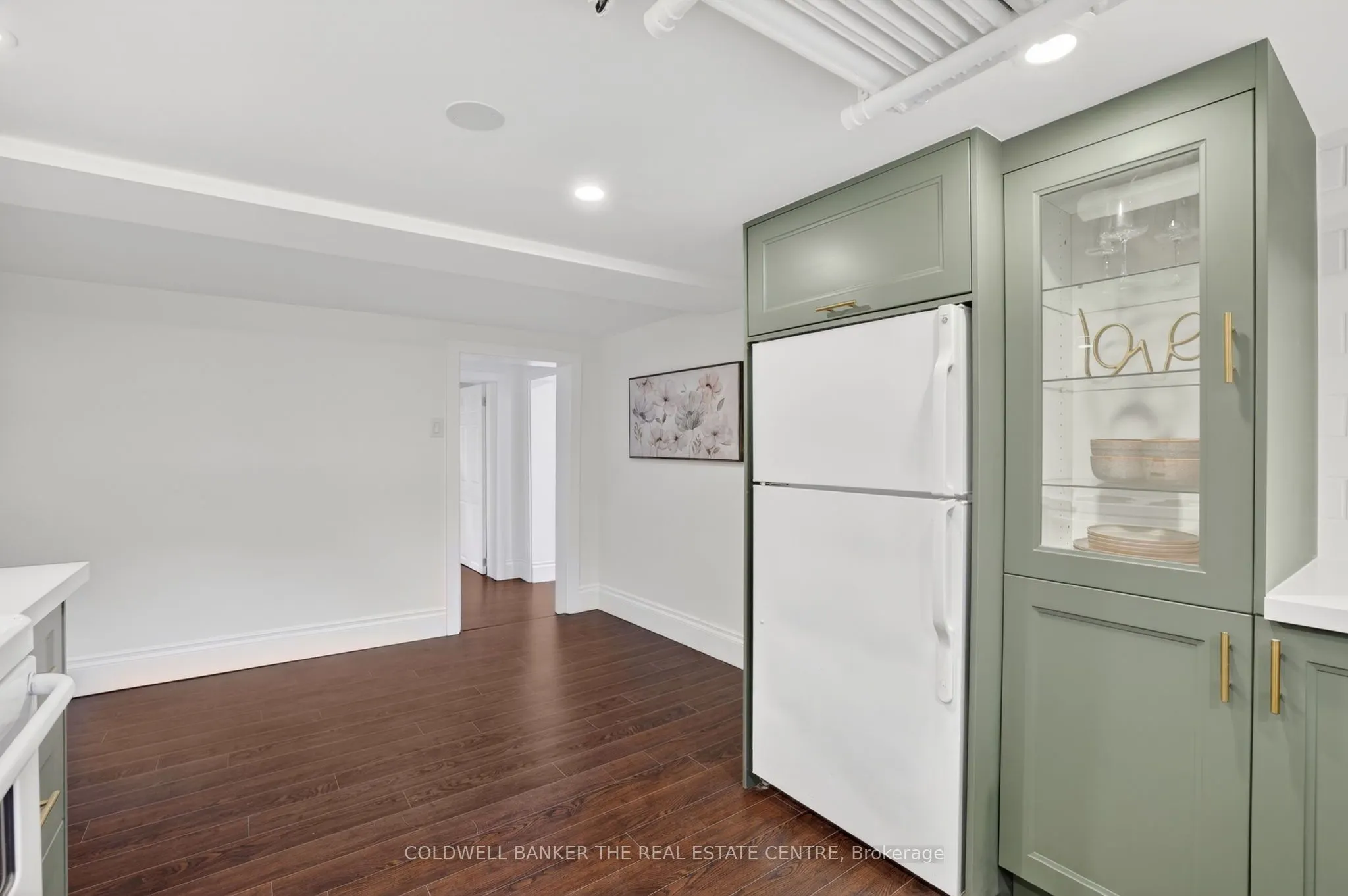 93B Douglas Crescent #B