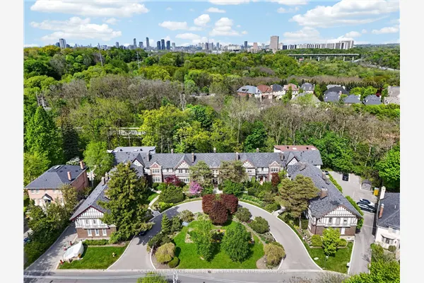 93B Douglas Crescent