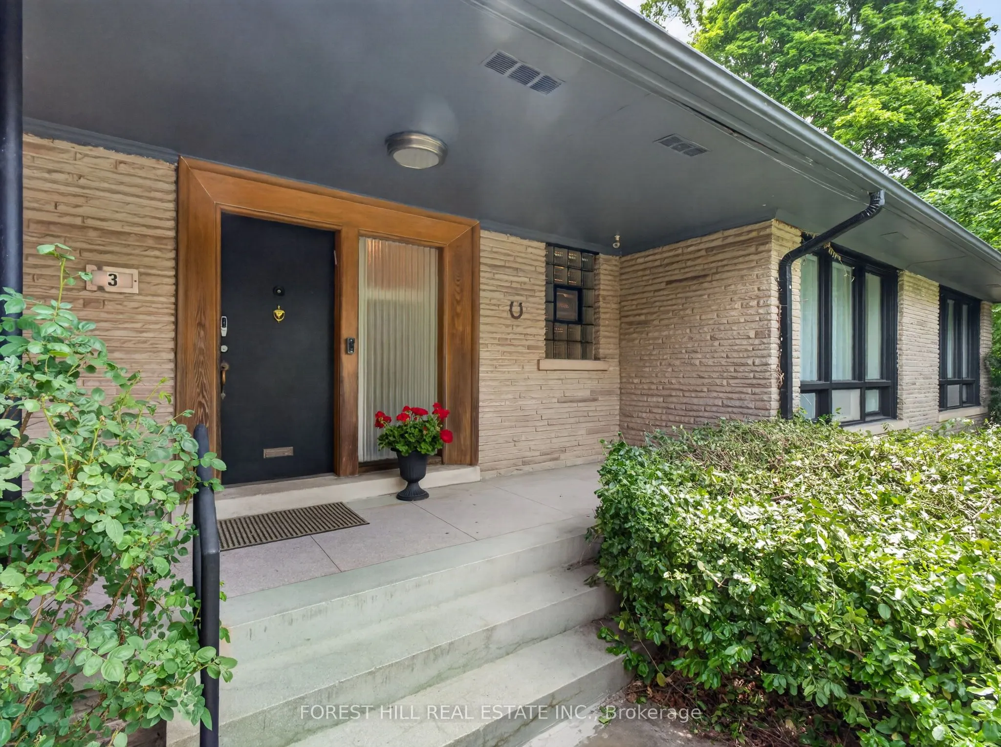 3 Glen Rush Boulevard