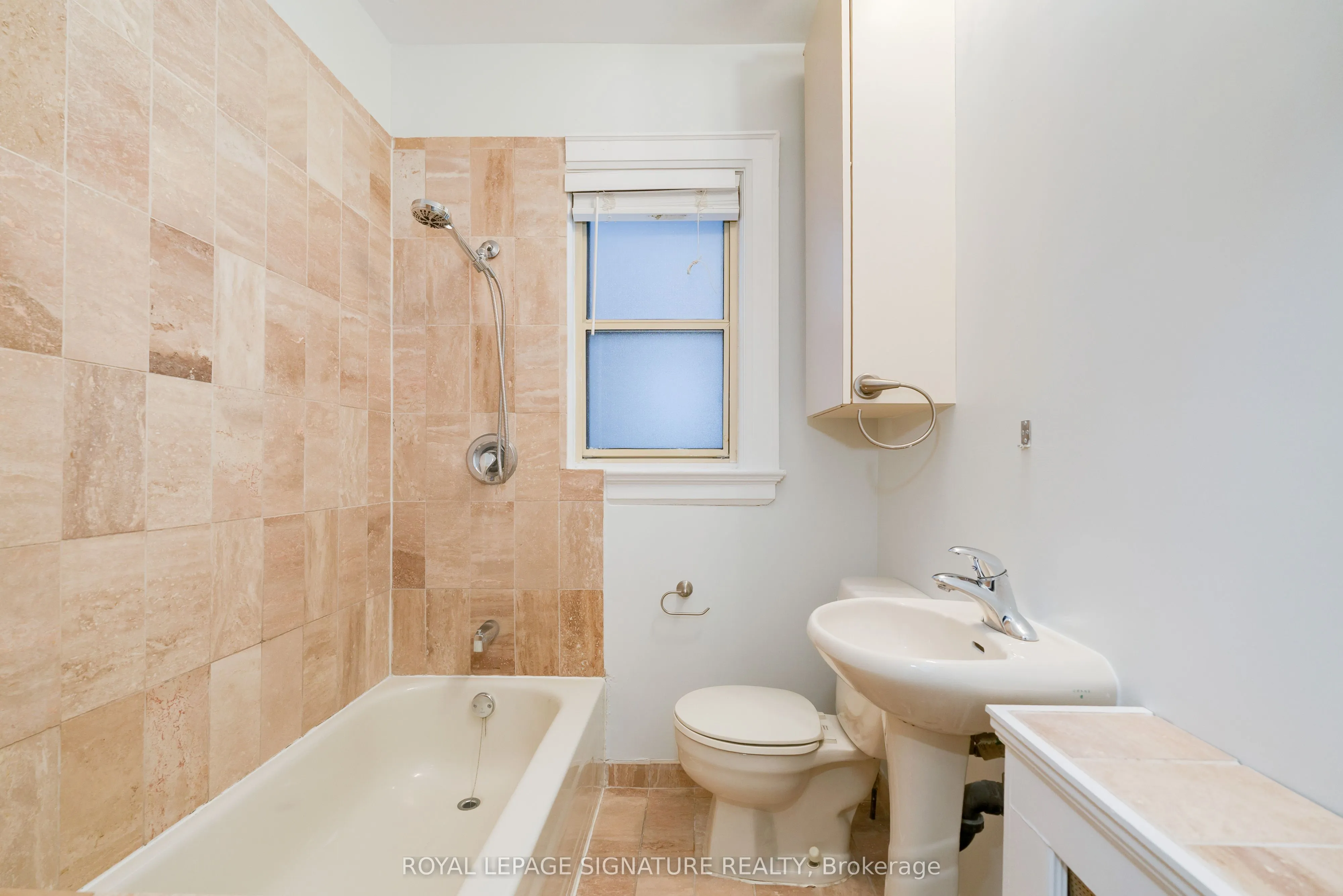 27 Hillsboro Avenue