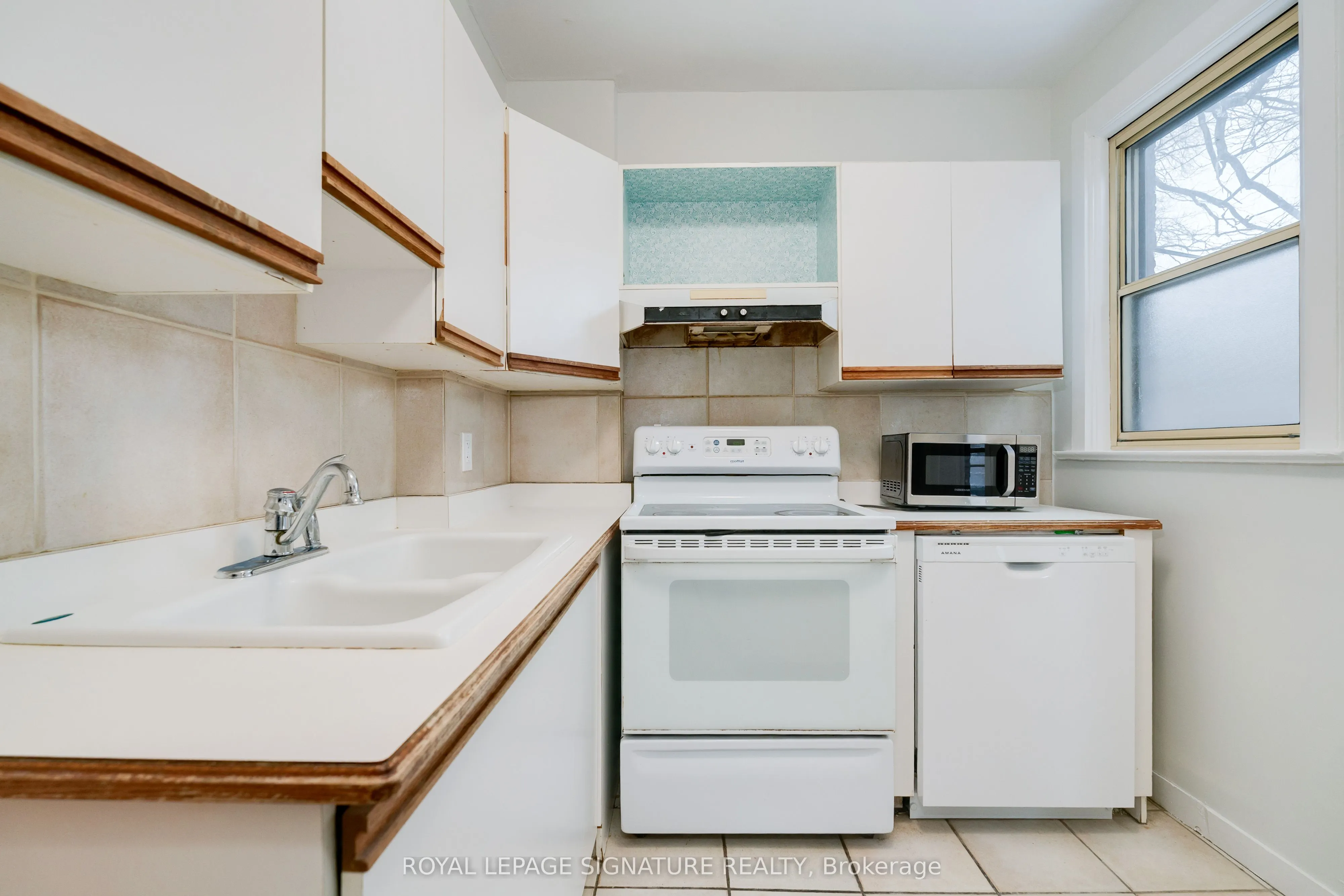 27 Hillsboro Avenue