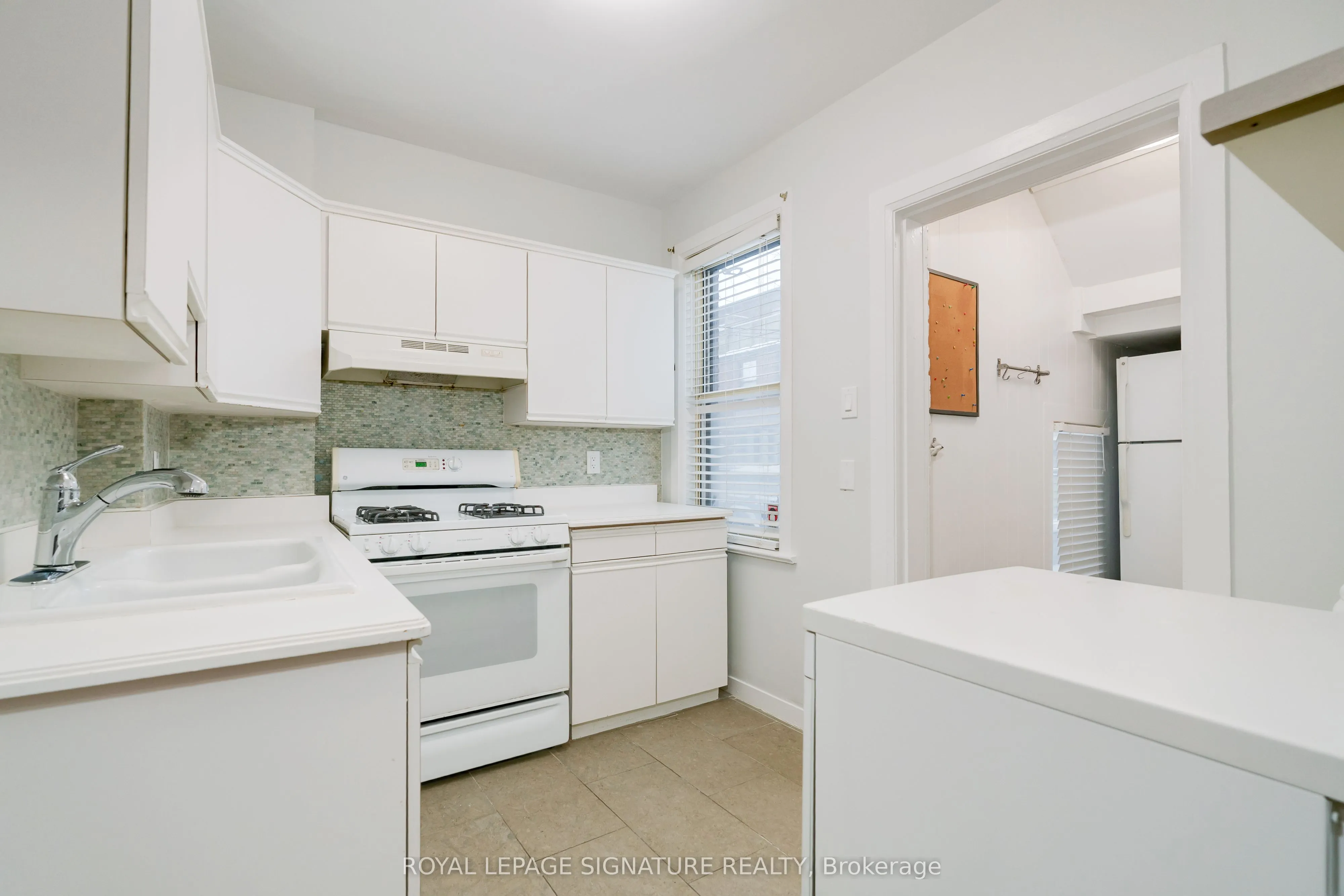 27 Hillsboro Avenue