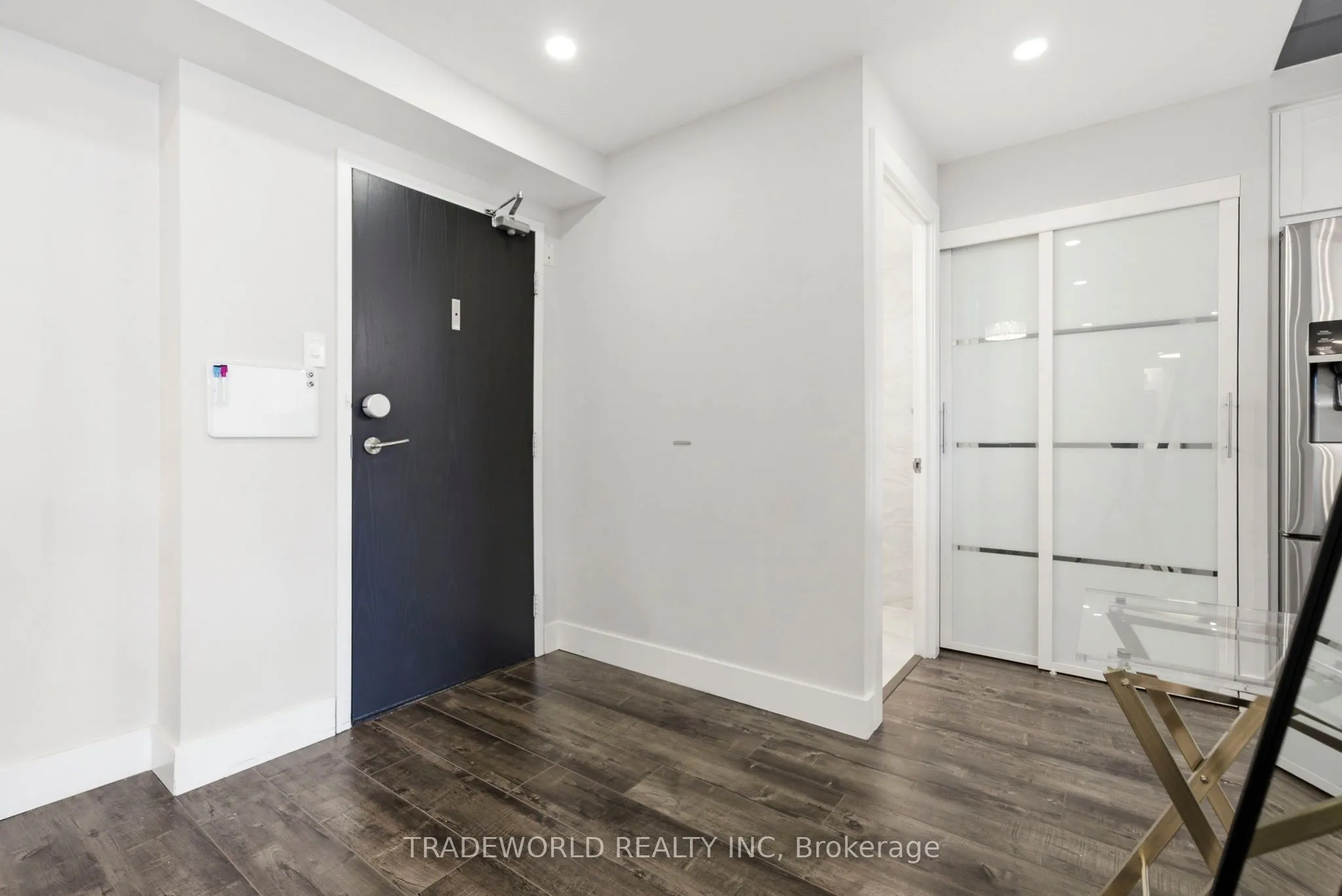 33 Elmhurst Avenue #1803