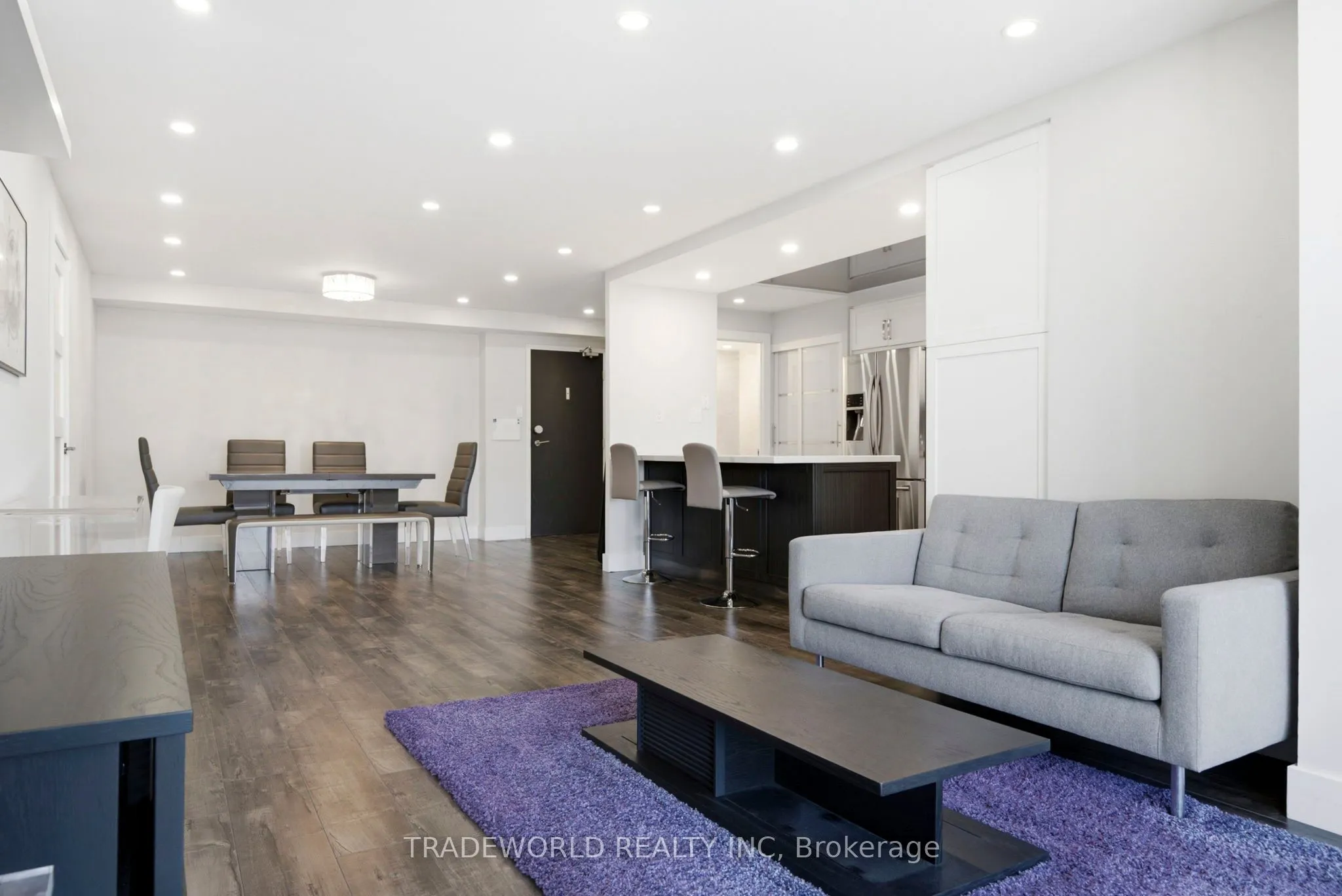 33 Elmhurst Avenue #1803