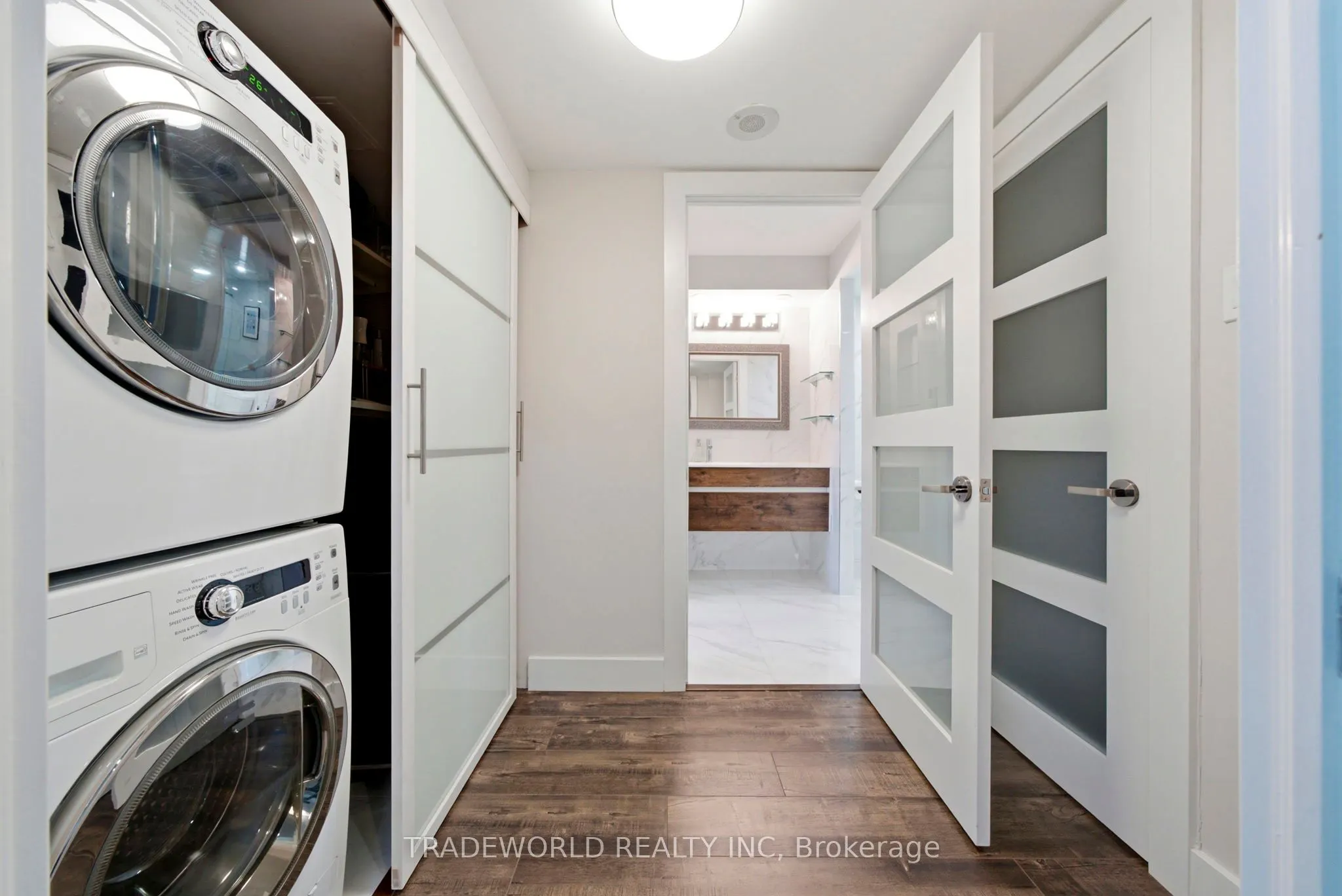 33 Elmhurst Avenue #1803