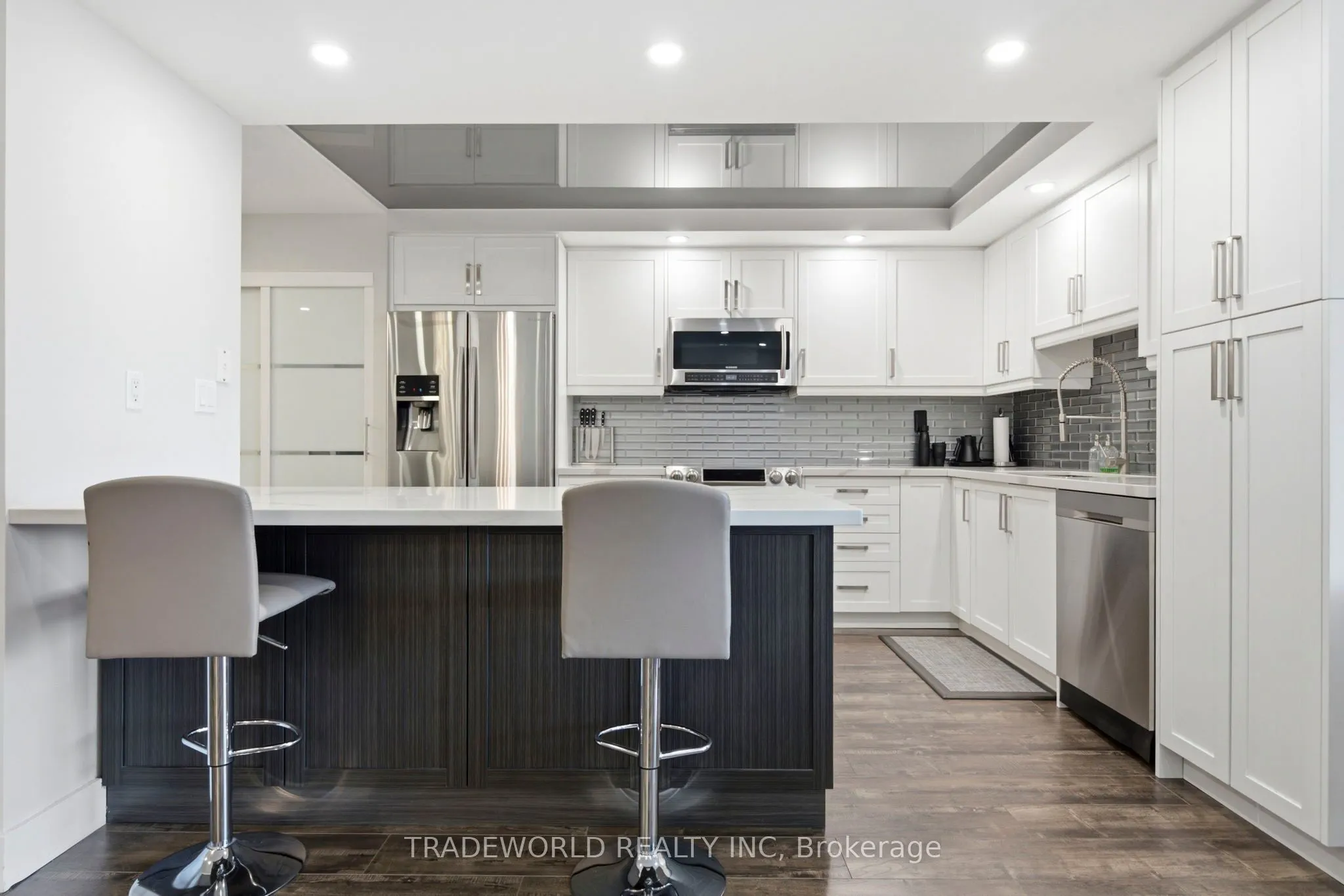 33 Elmhurst Avenue #1803