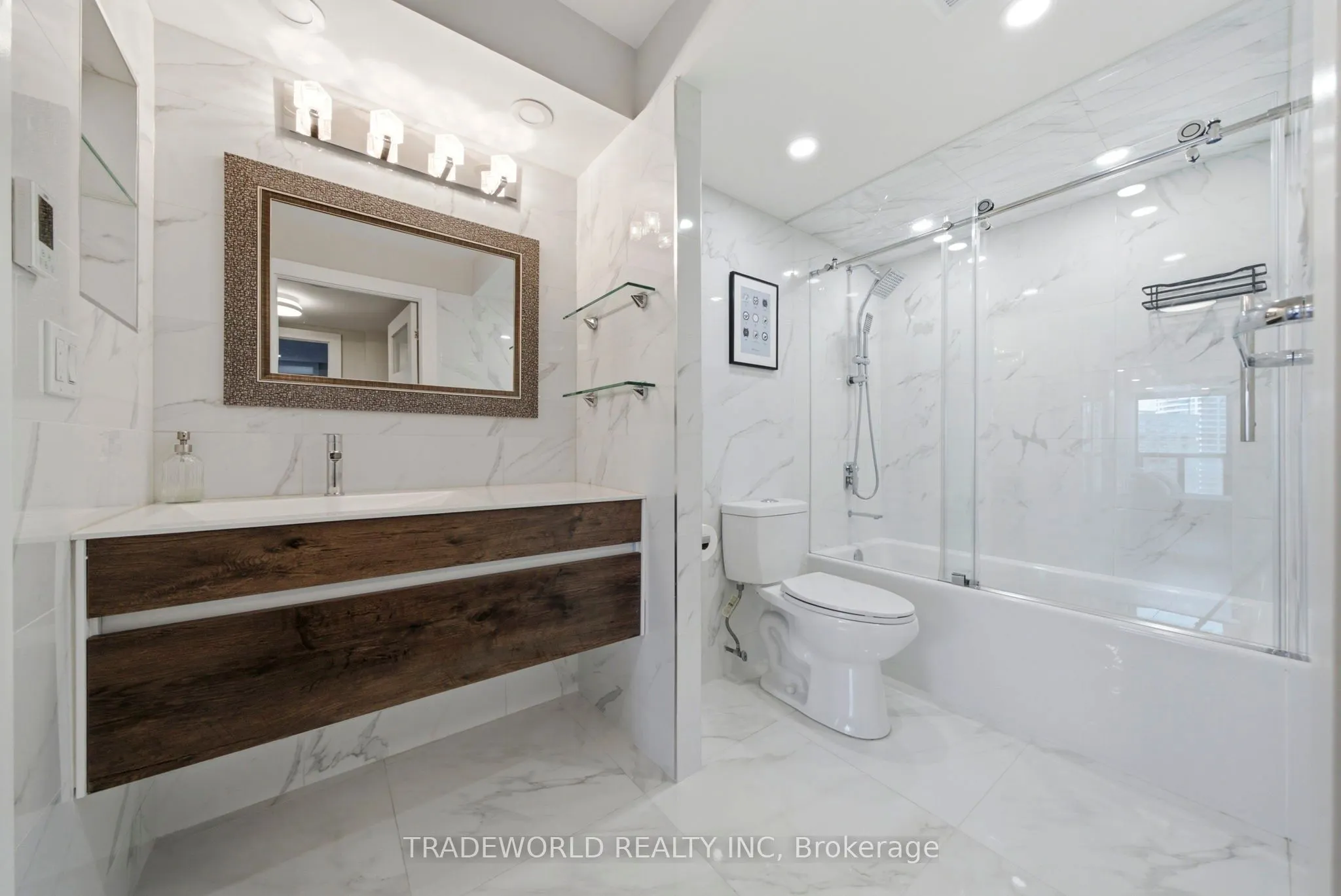 33 Elmhurst Avenue #1803