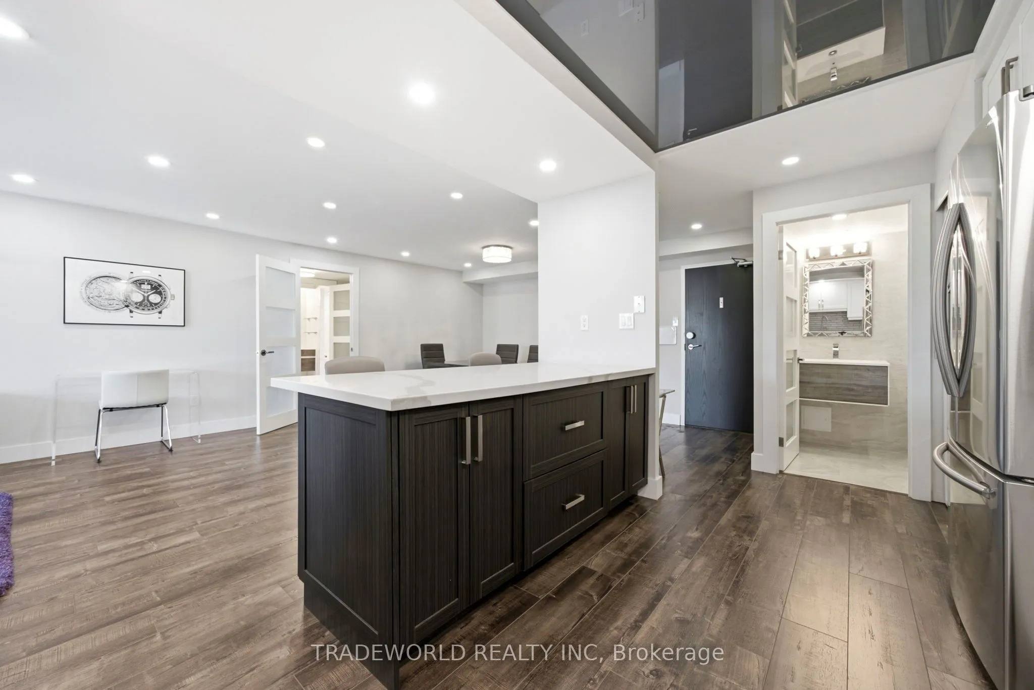 33 Elmhurst Avenue #1803