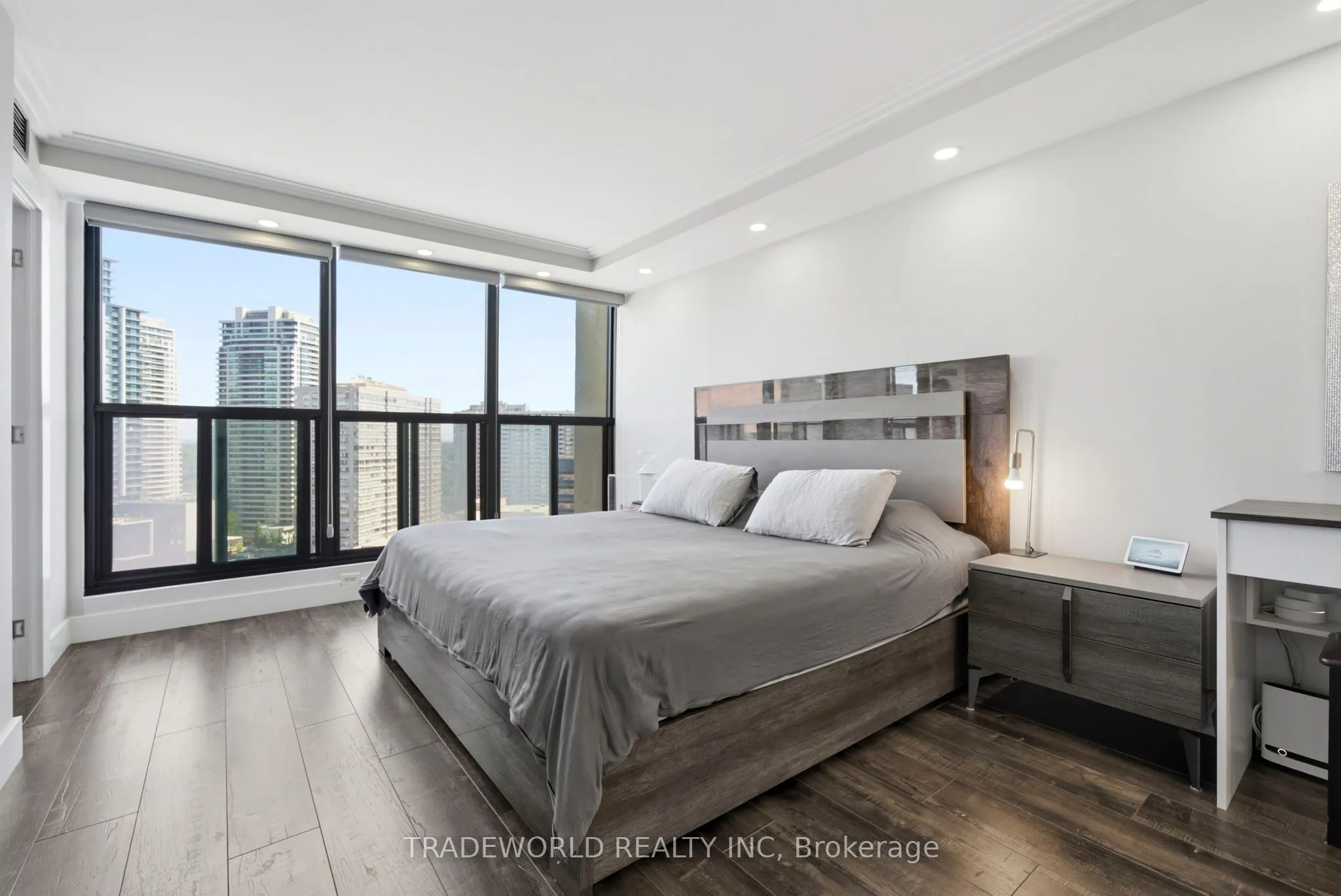 33 Elmhurst Avenue #1803