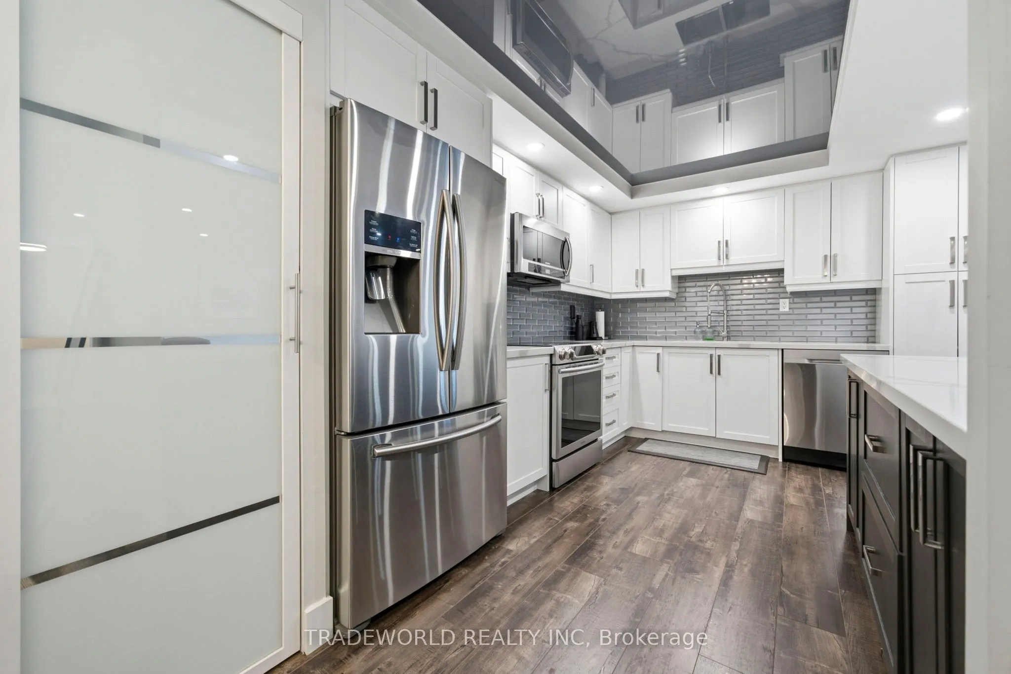33 Elmhurst Avenue #1803