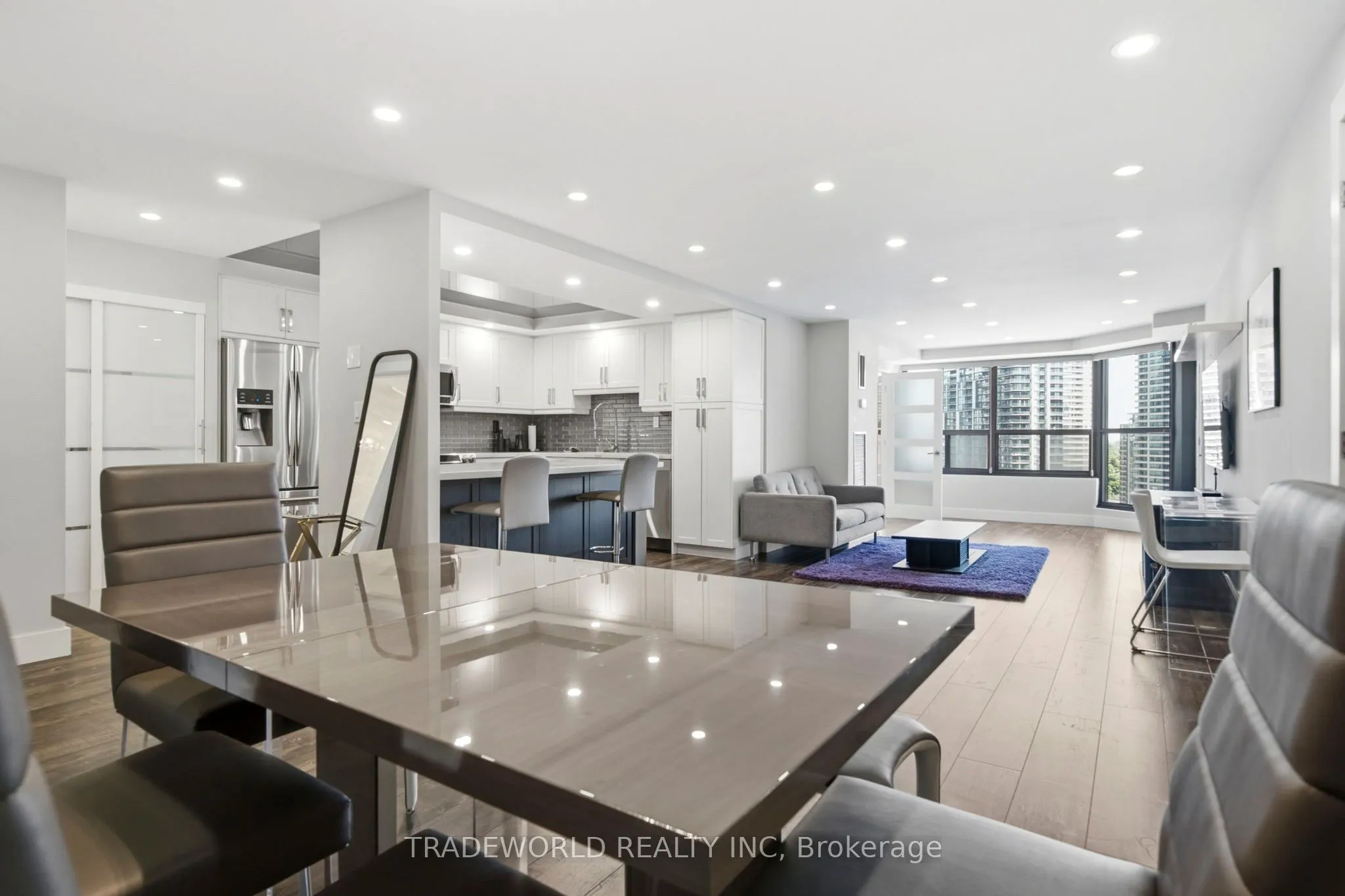 33 Elmhurst Avenue #1803