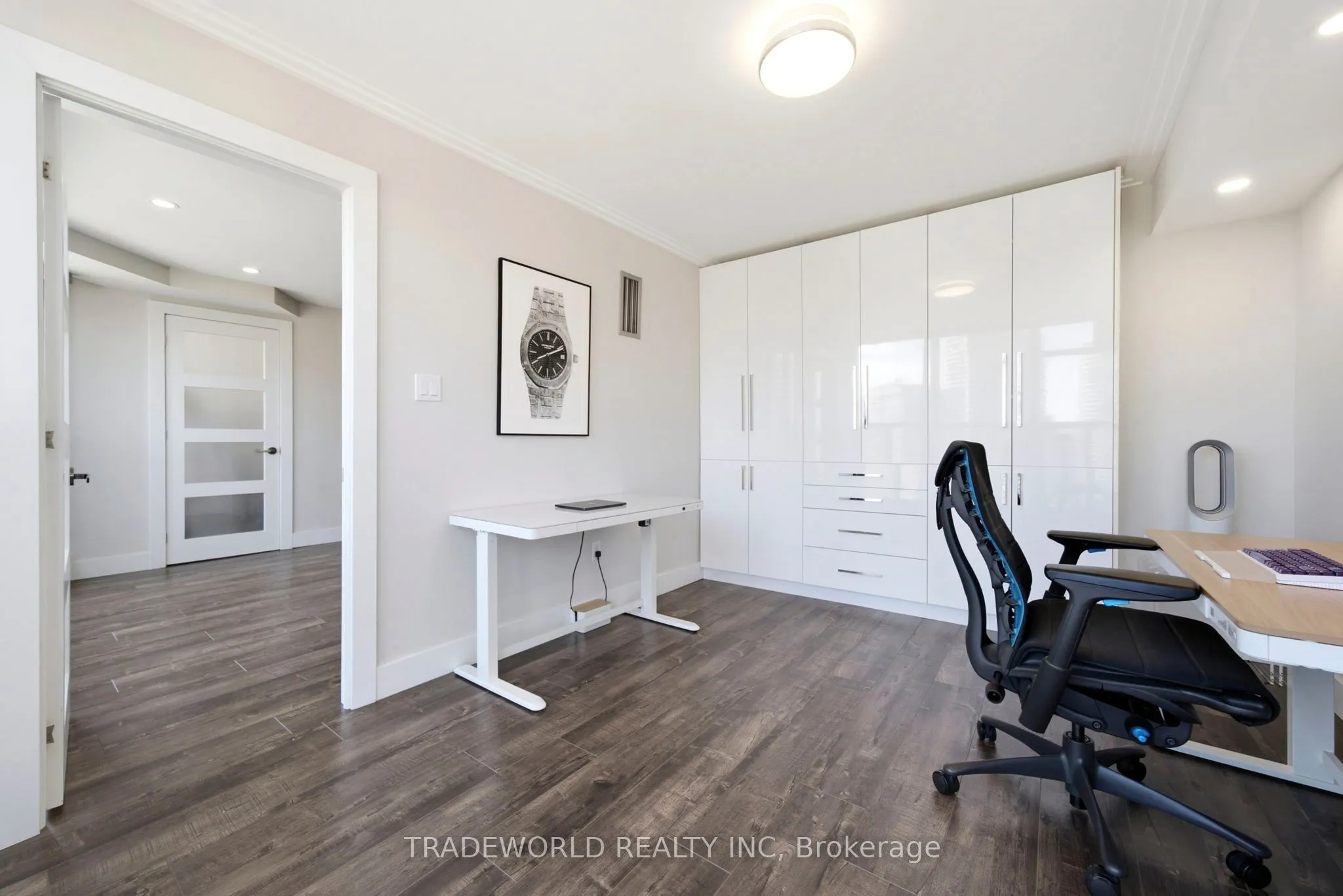 33 Elmhurst Avenue #1803