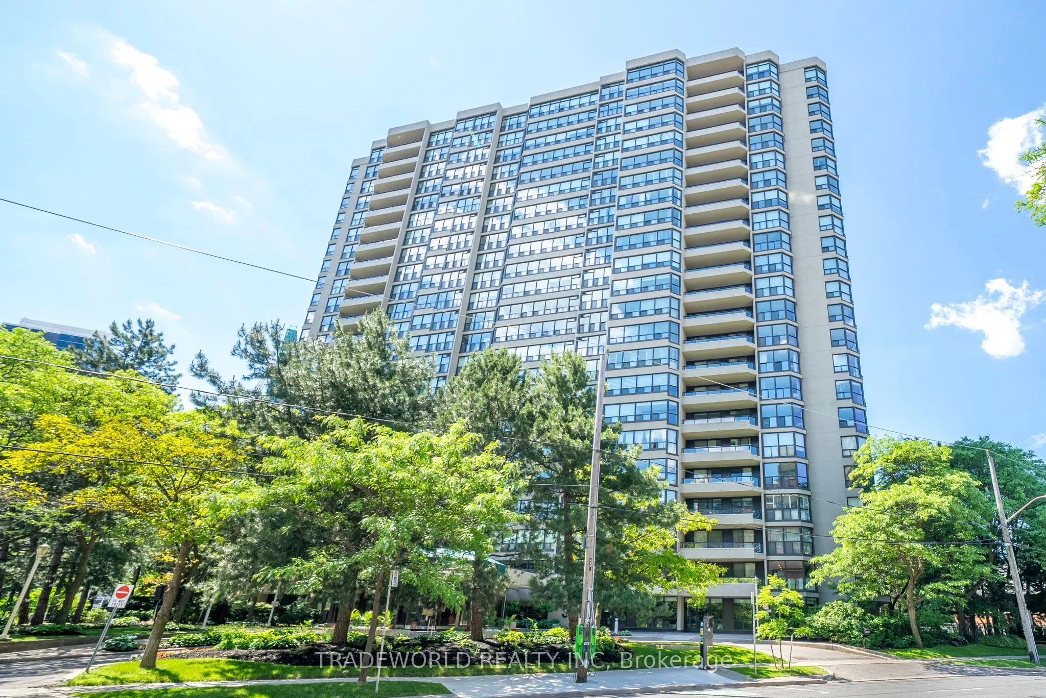 33 Elmhurst Avenue #1803