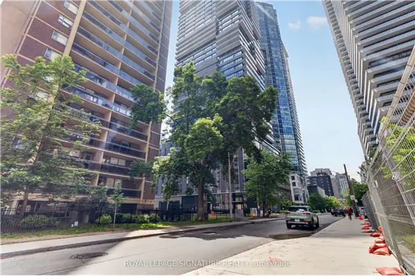 55 Charles Street E