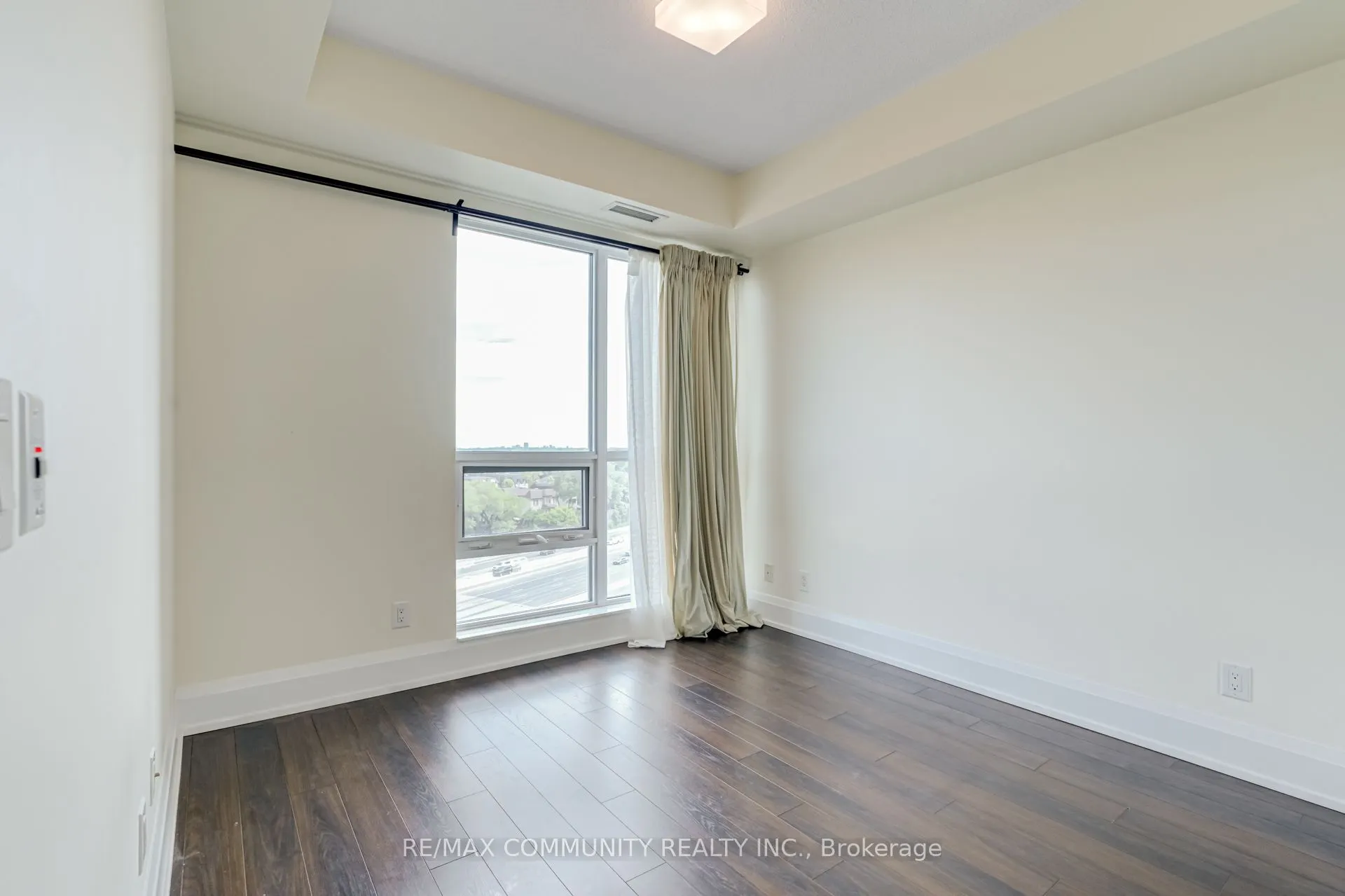 120 Harrison Garden Boulevard #1008