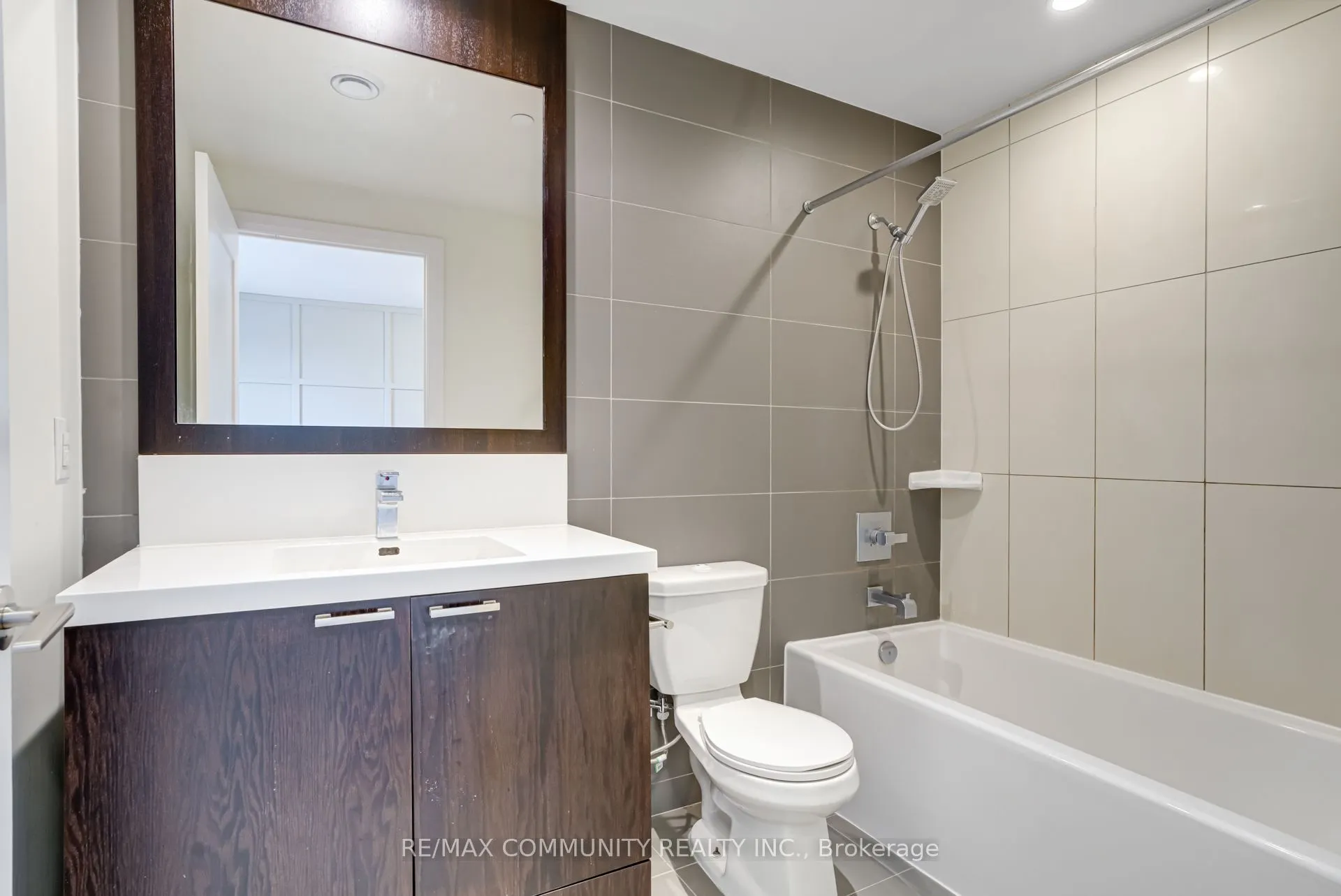 120 Harrison Garden Boulevard #1008