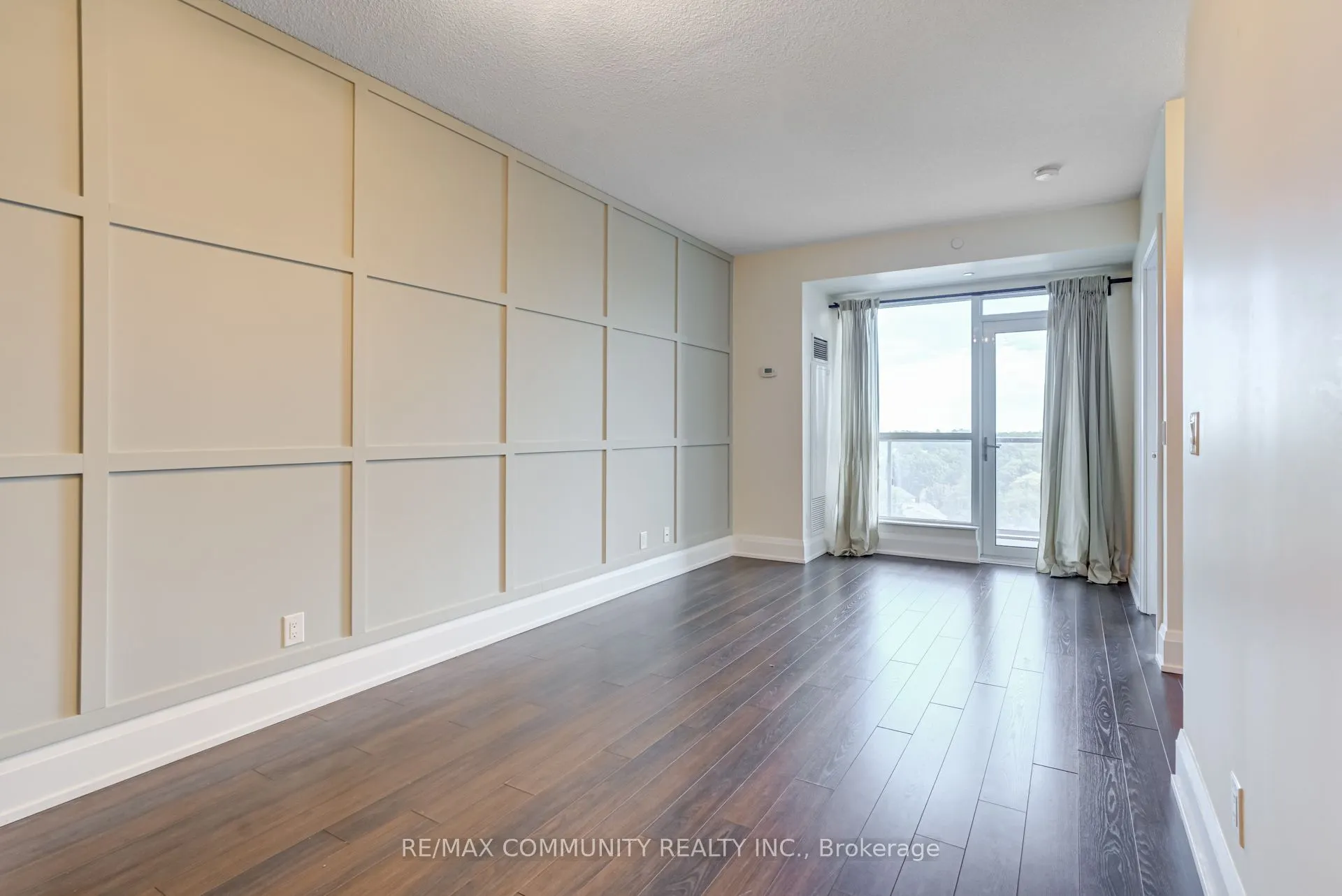 120 Harrison Garden Boulevard #1008