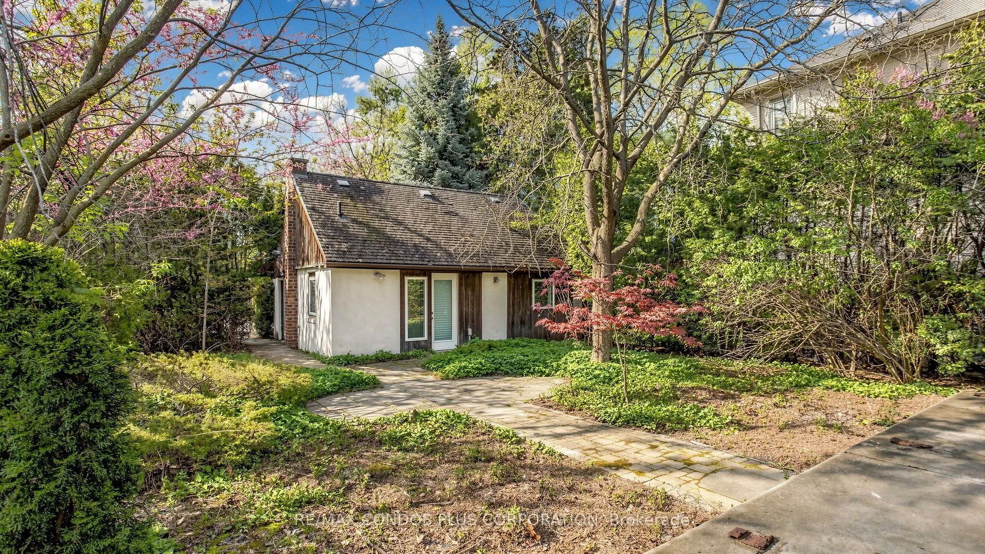 78 Spring Garden Avenue