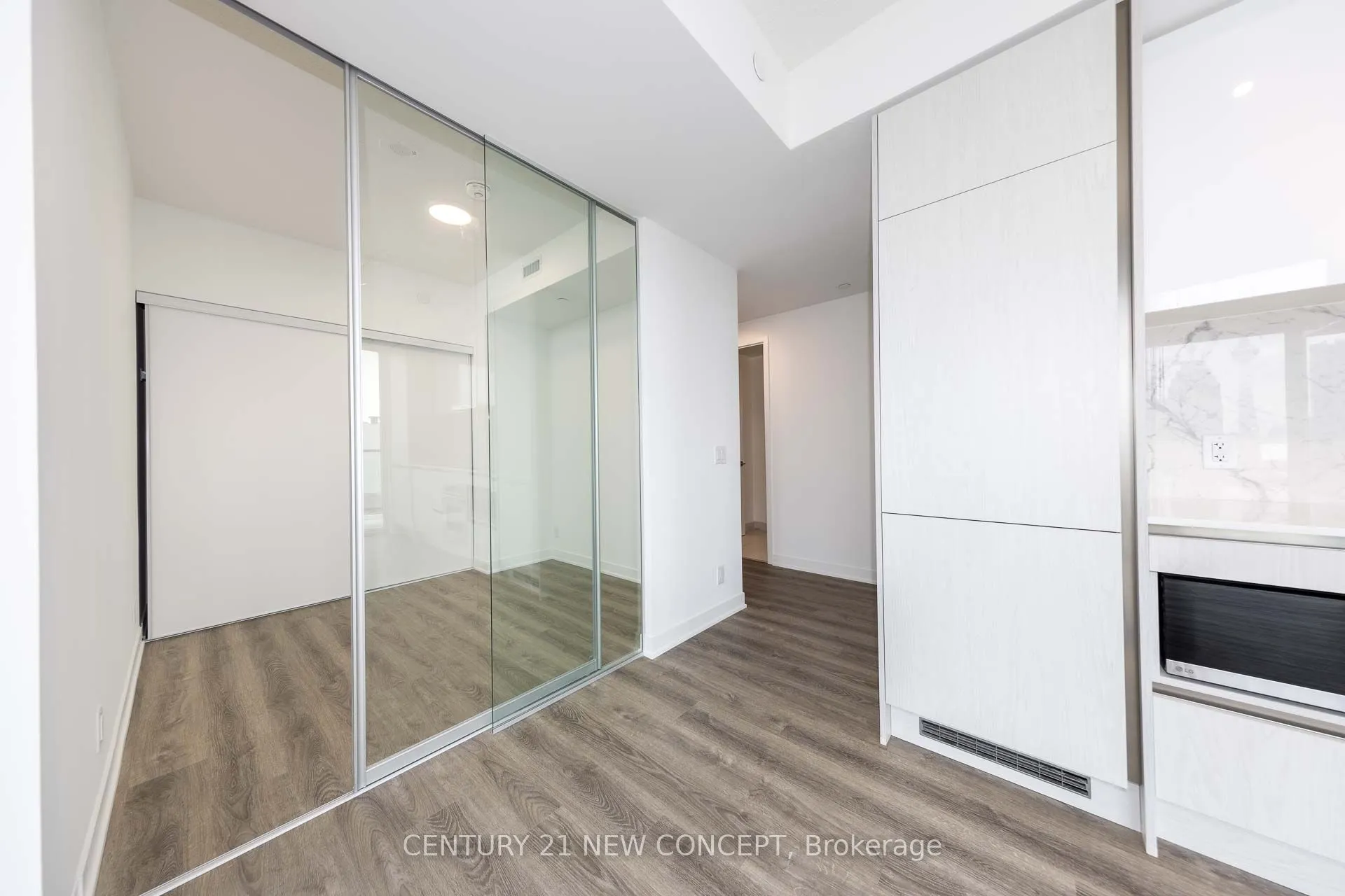 180 Front Street E #3810
