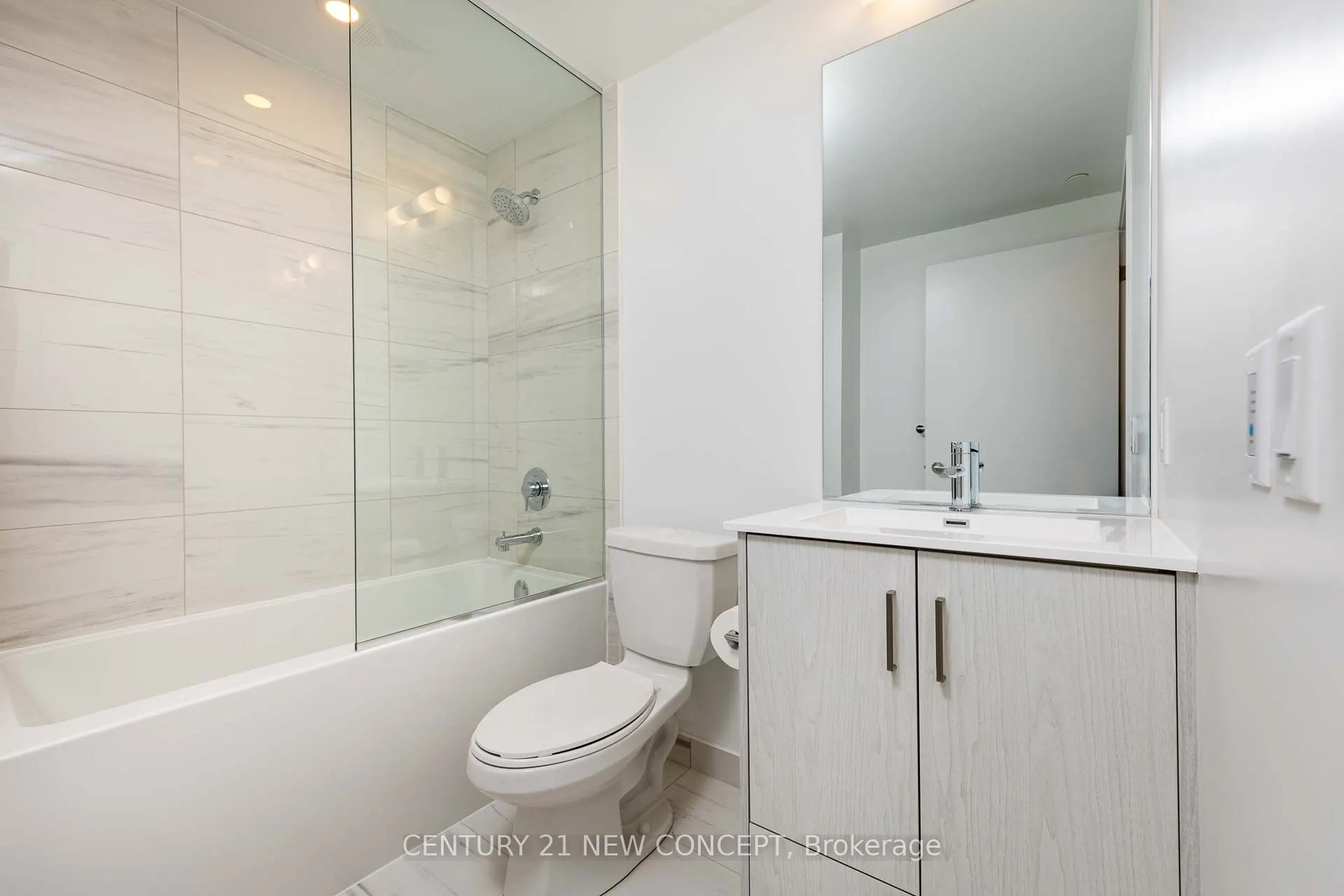 180 Front Street E #3810
